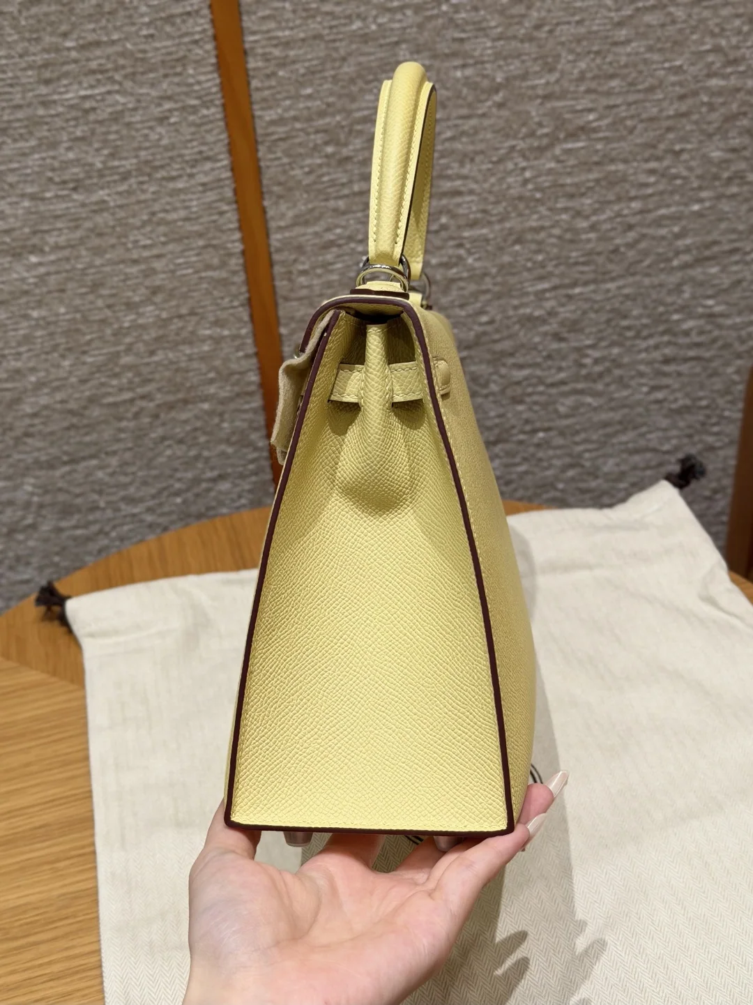 에르메스 켈리 병아리 노란색 가방 상세 이미지 4