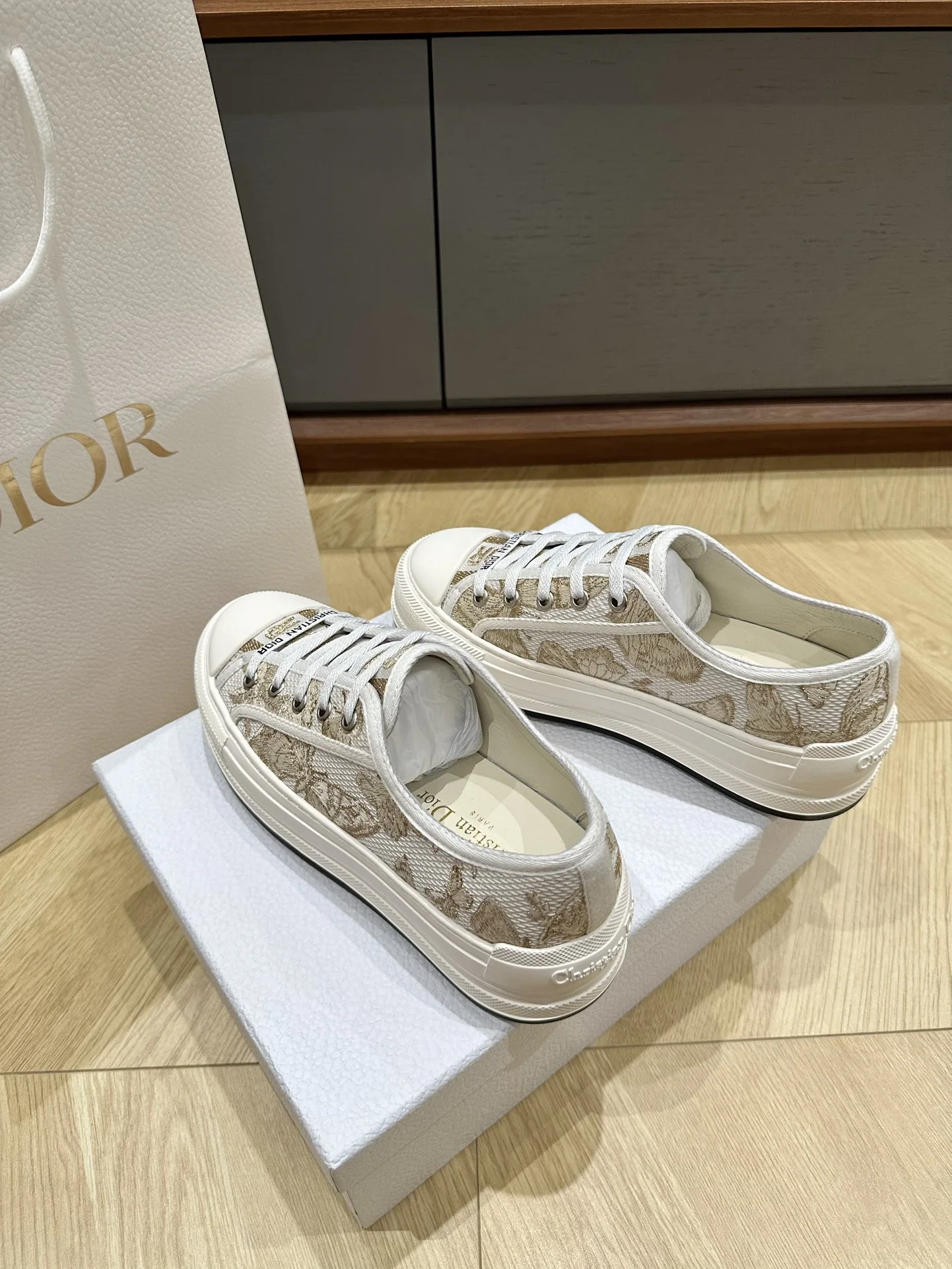 디올 뉴 플랫폼 자수 장식 여성 신발 8757 상세 이미지 9