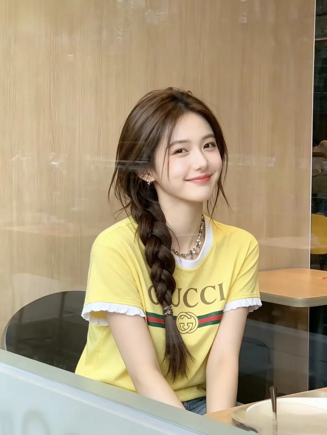 구찌 프린트 프릴 크루넥 반팔 티셔츠 상세 이미지 6