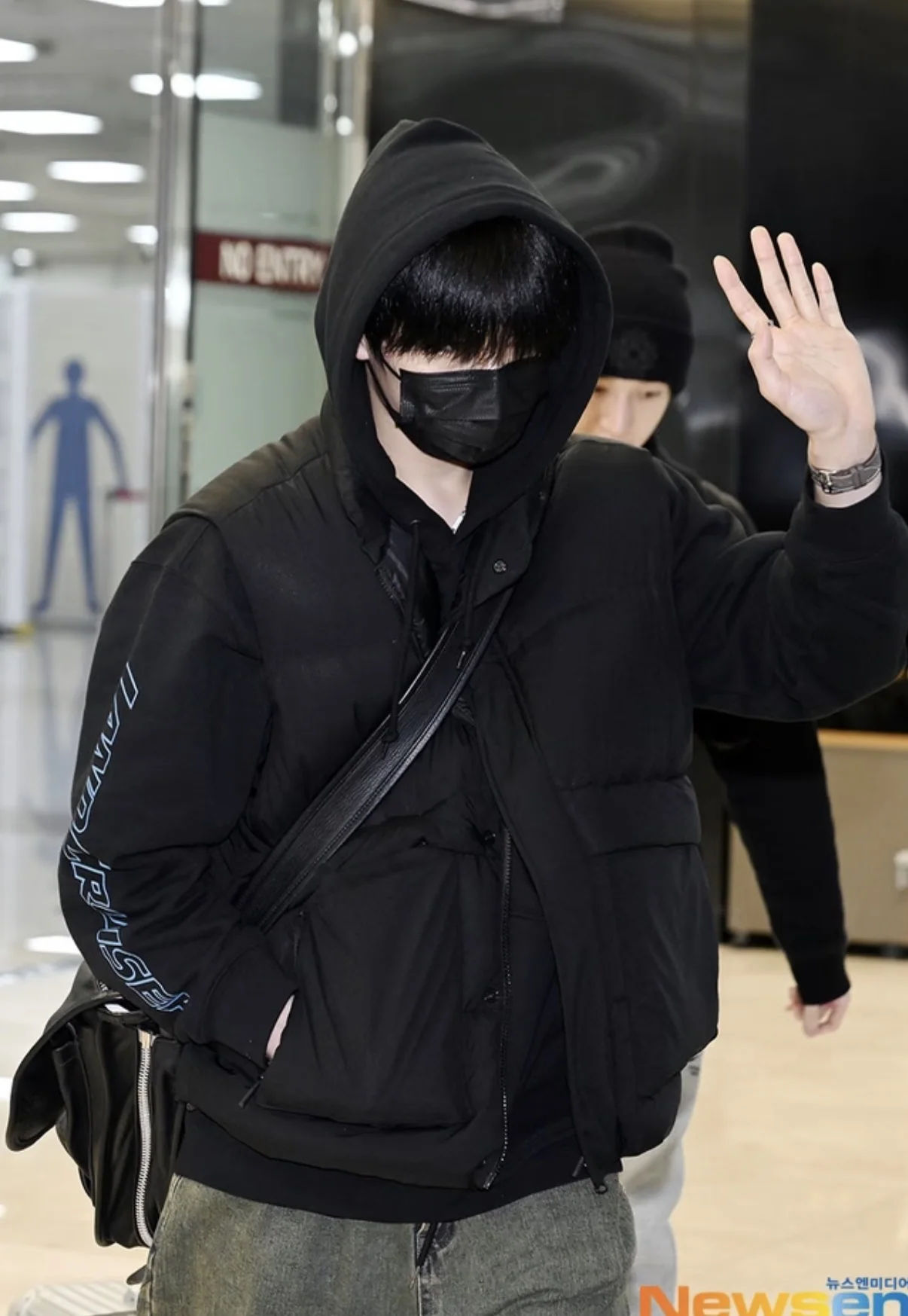 크롬하츠 블랙 가죽 플랩 메신저 가방 상세 이미지 19