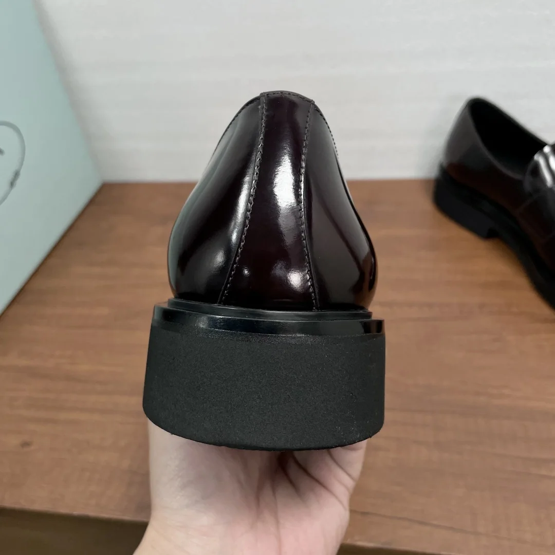 프라다 블랙 가죽 로퍼 XY131 상세 이미지 5
