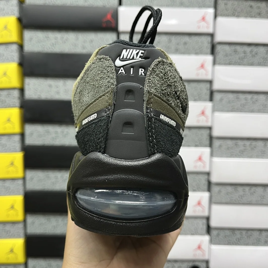 나이키 [KZ2.0] 에어 맥스 95 SP IB4523-200 201675 Nike Air Max 95 SP Undefeated Geo La 상세 이미지 4