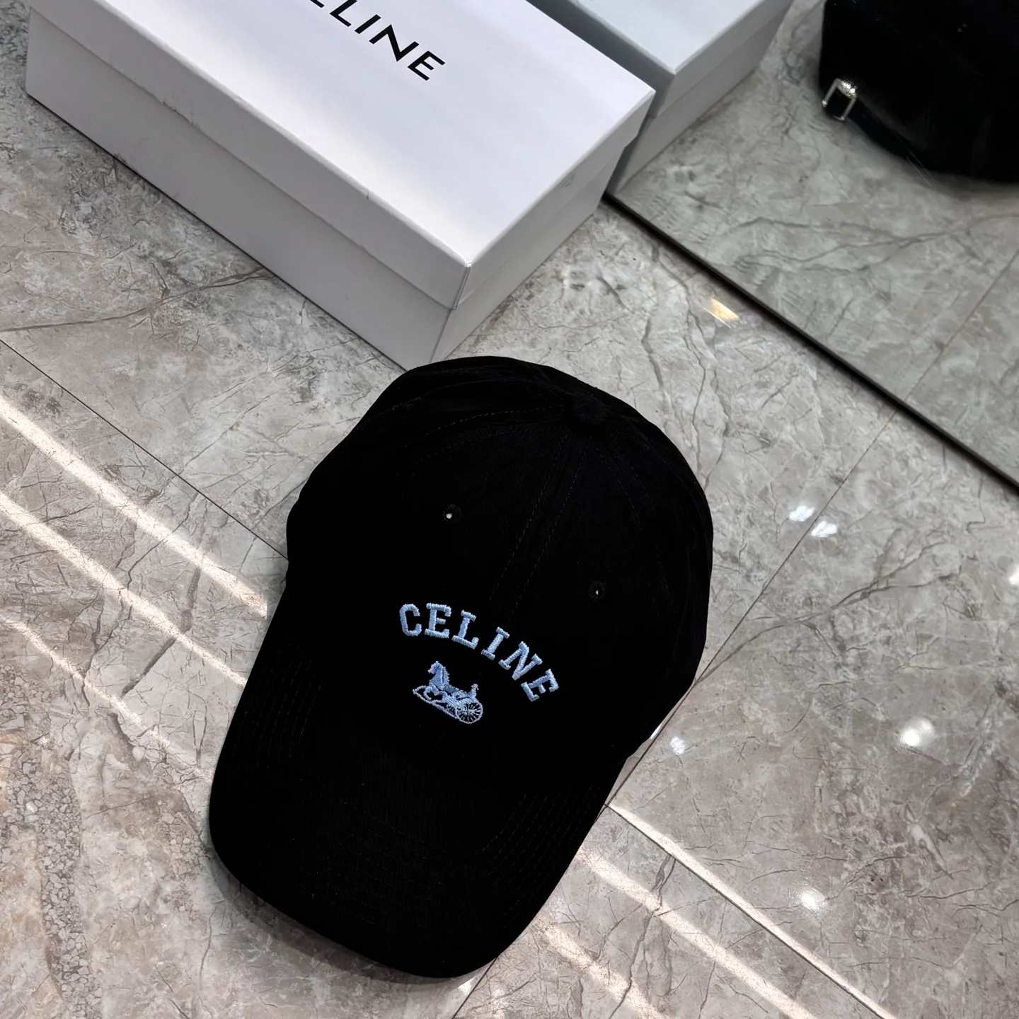 셀린느 C 로고 야구모자 상세 이미지 4