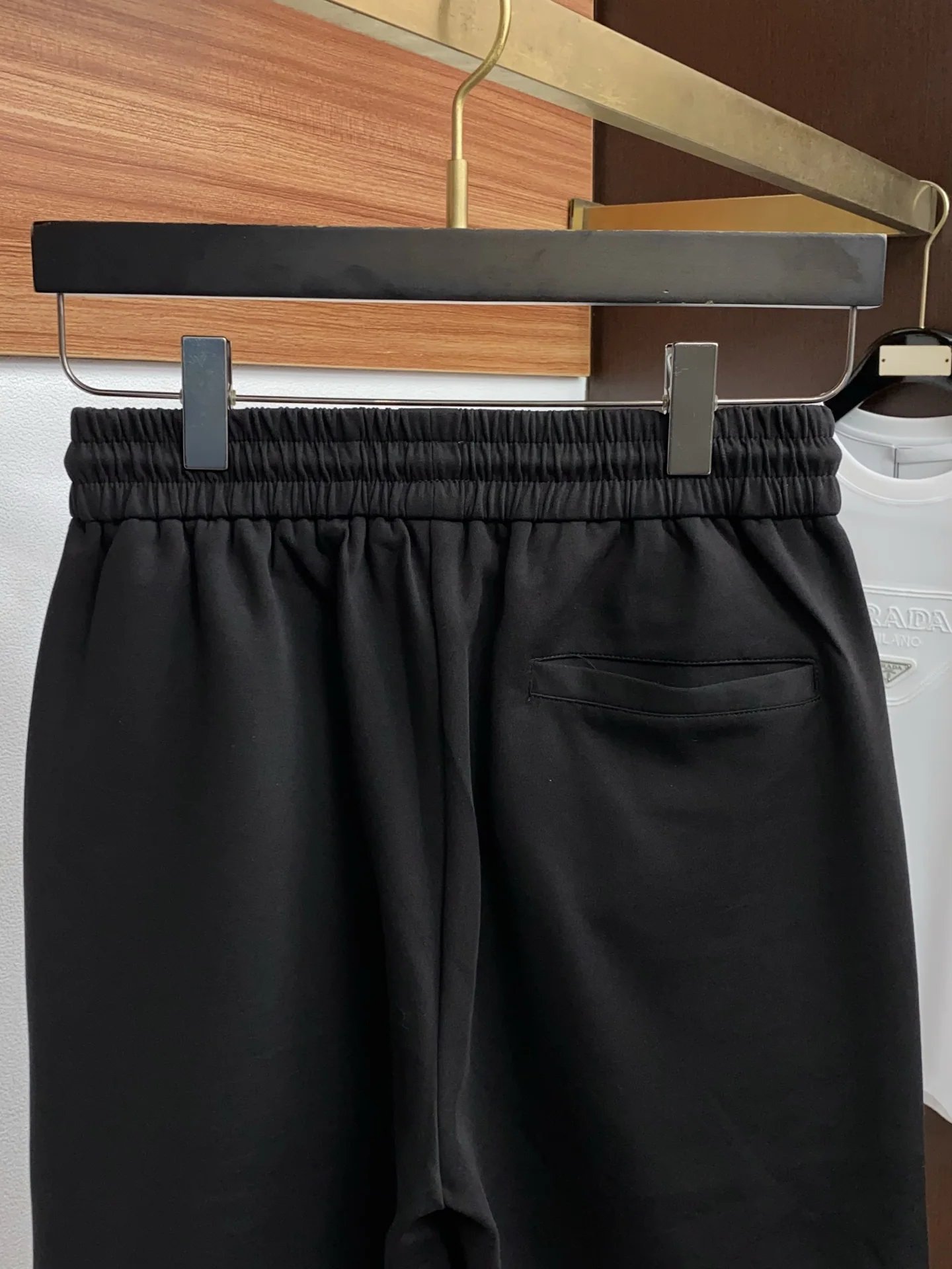 루이비통 오리지널 핏 남성 린넨 스트레치 반바지 상세 이미지 9