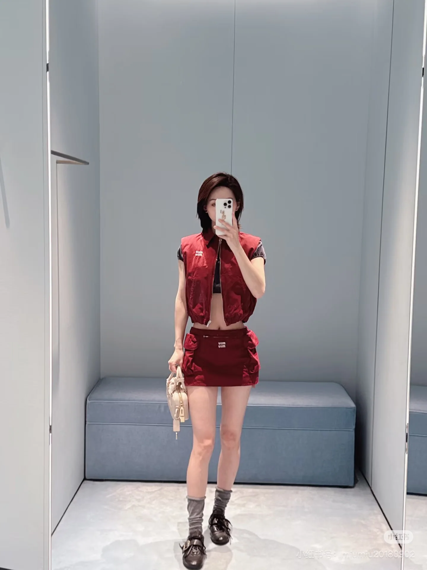 미우미우 지퍼 카라 베스트 26 SS 상세 이미지 8