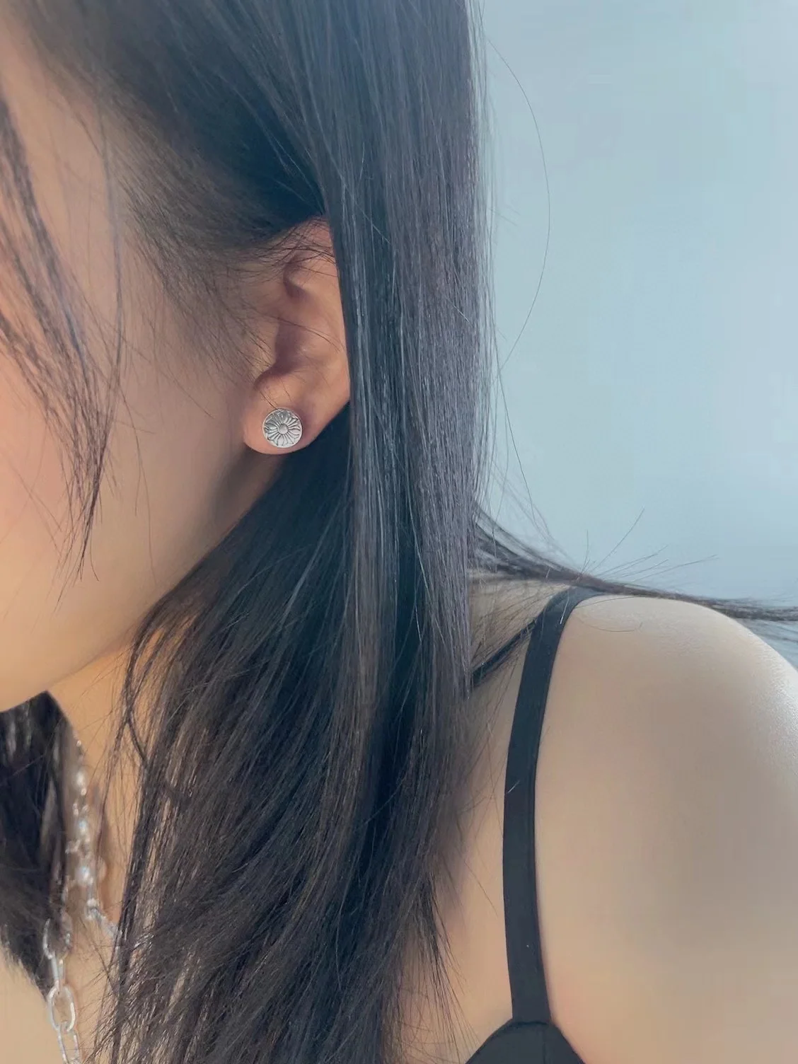크롬하츠 둥근 십자 무늬 귀걸이 상세 이미지 6
