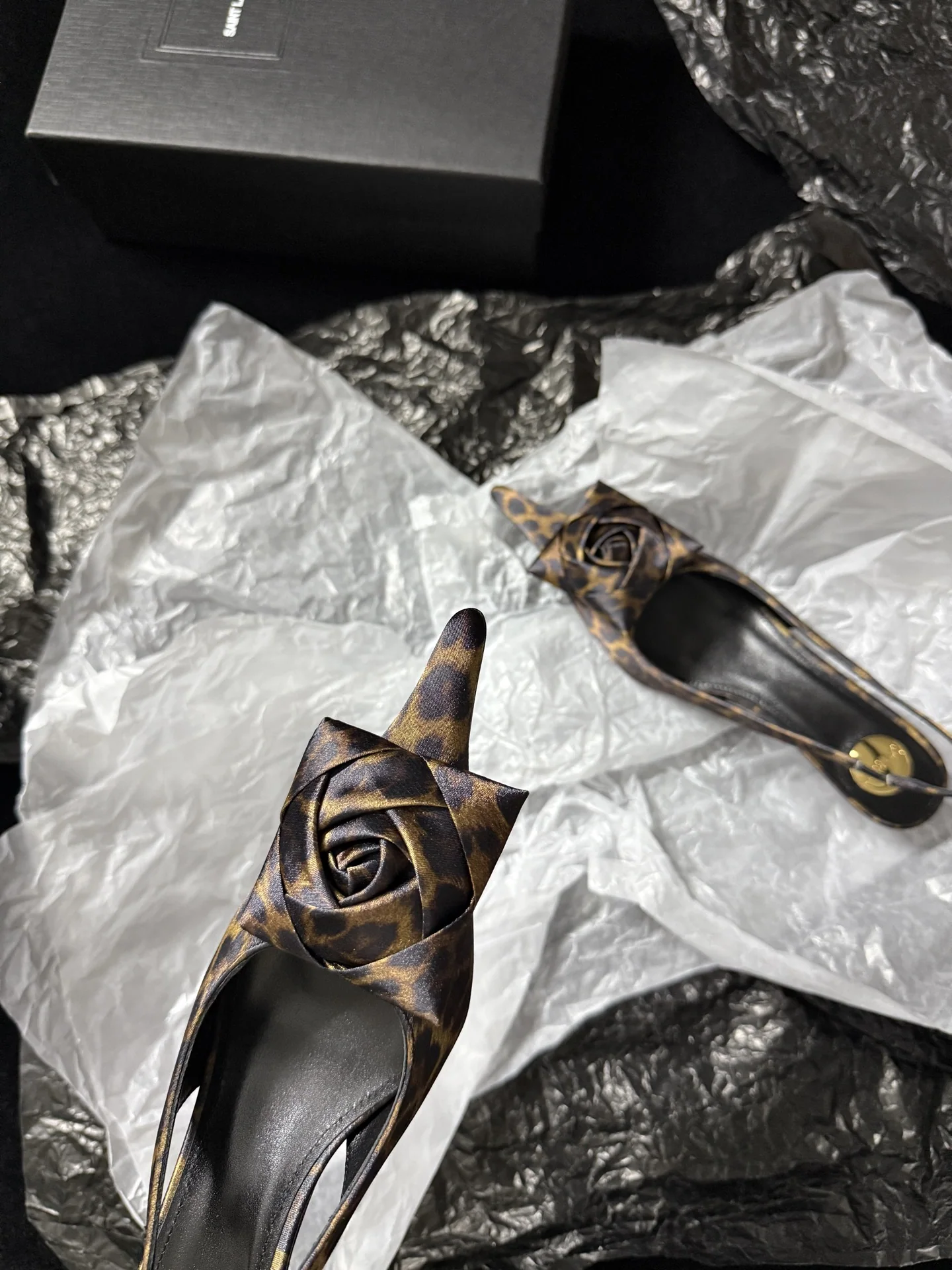 생로랑 YSL 장미 장식 여성 구두 9364 상세 이미지 6