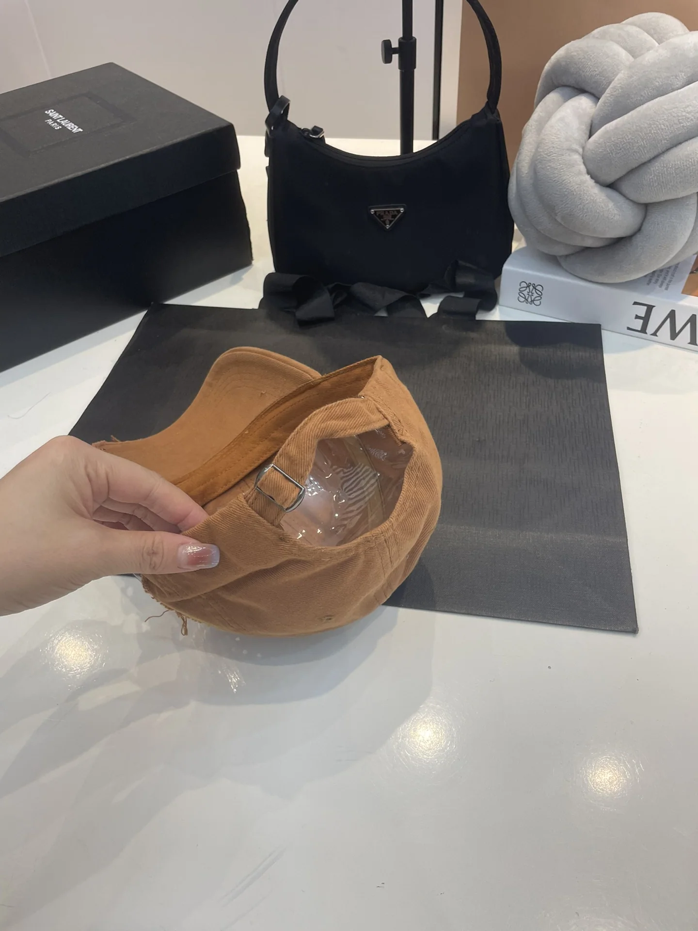 샤넬 찢어진 디자인 야구모자 상세 이미지 8
