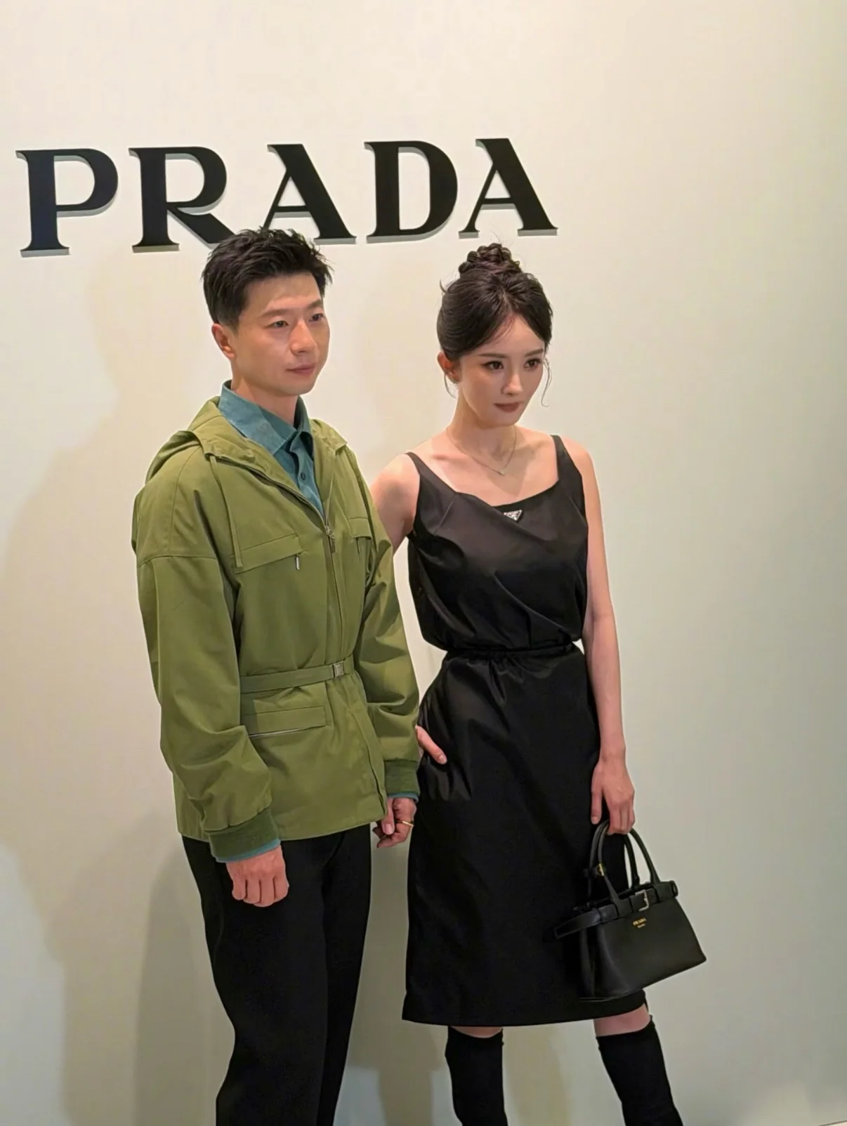 프라다 리사이클 나일론 U넥 베스트 원피스 상세 이미지 2