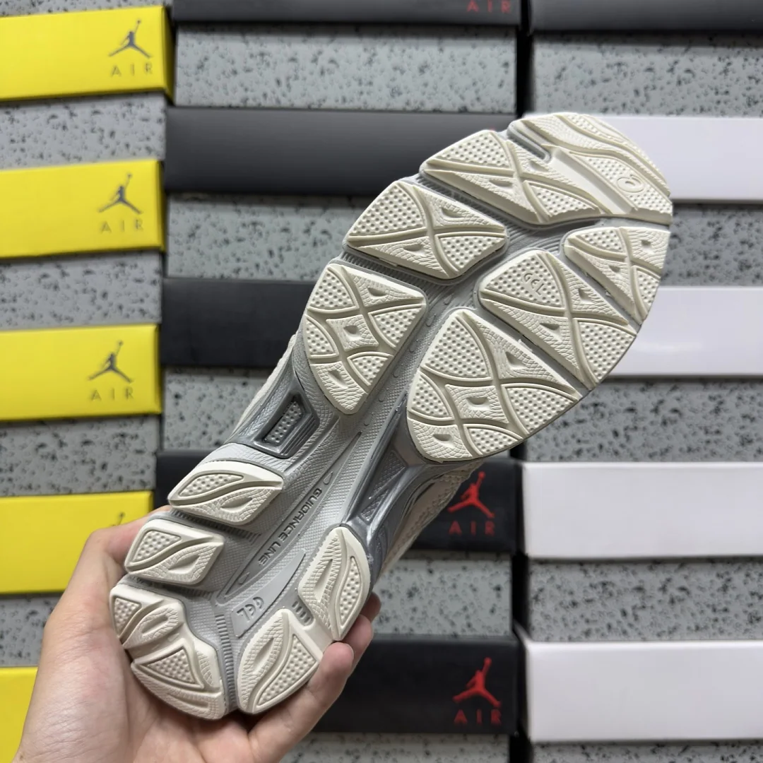아식스 [WZ] 젤 NYC 1203A739-100 200465 Asics Gel-NYC Cream Grey 상세 이미지 6
