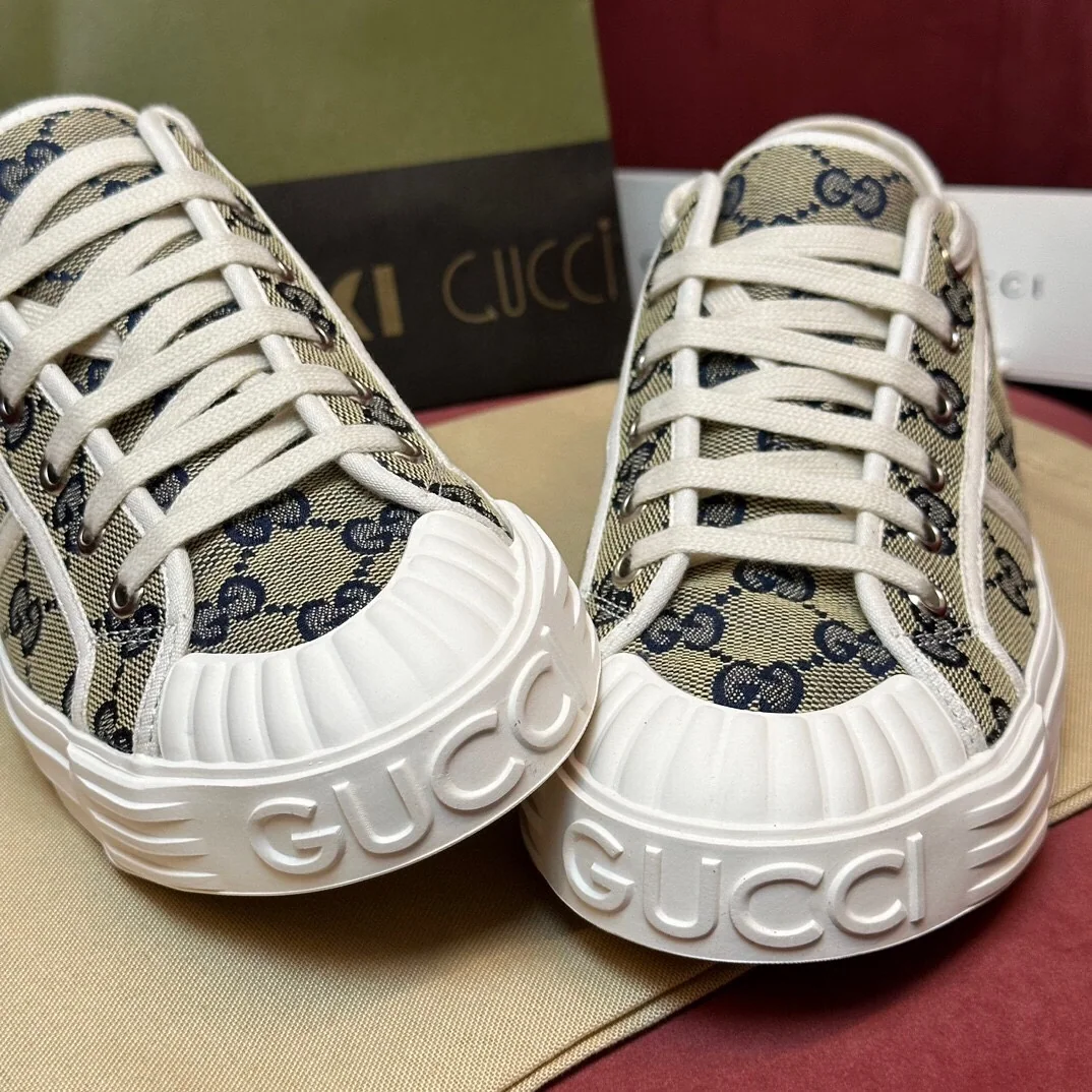 구찌 미키 마우스 자수 캔버스 여성 신발 상세 이미지 8