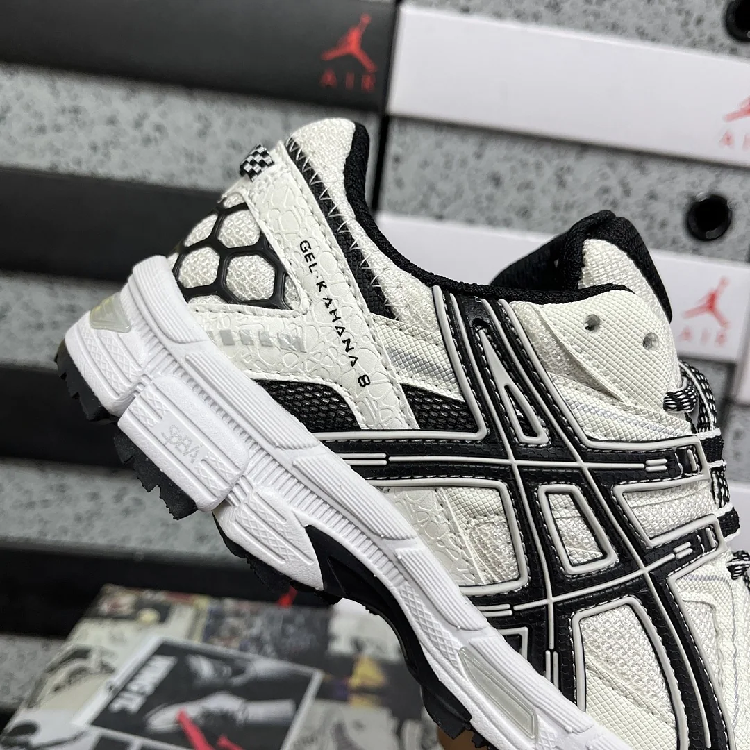 아식스 [XY] 젤 카하나 8 1011B133-100 200334 Asics Gel-Kahana 8 상세 이미지 8