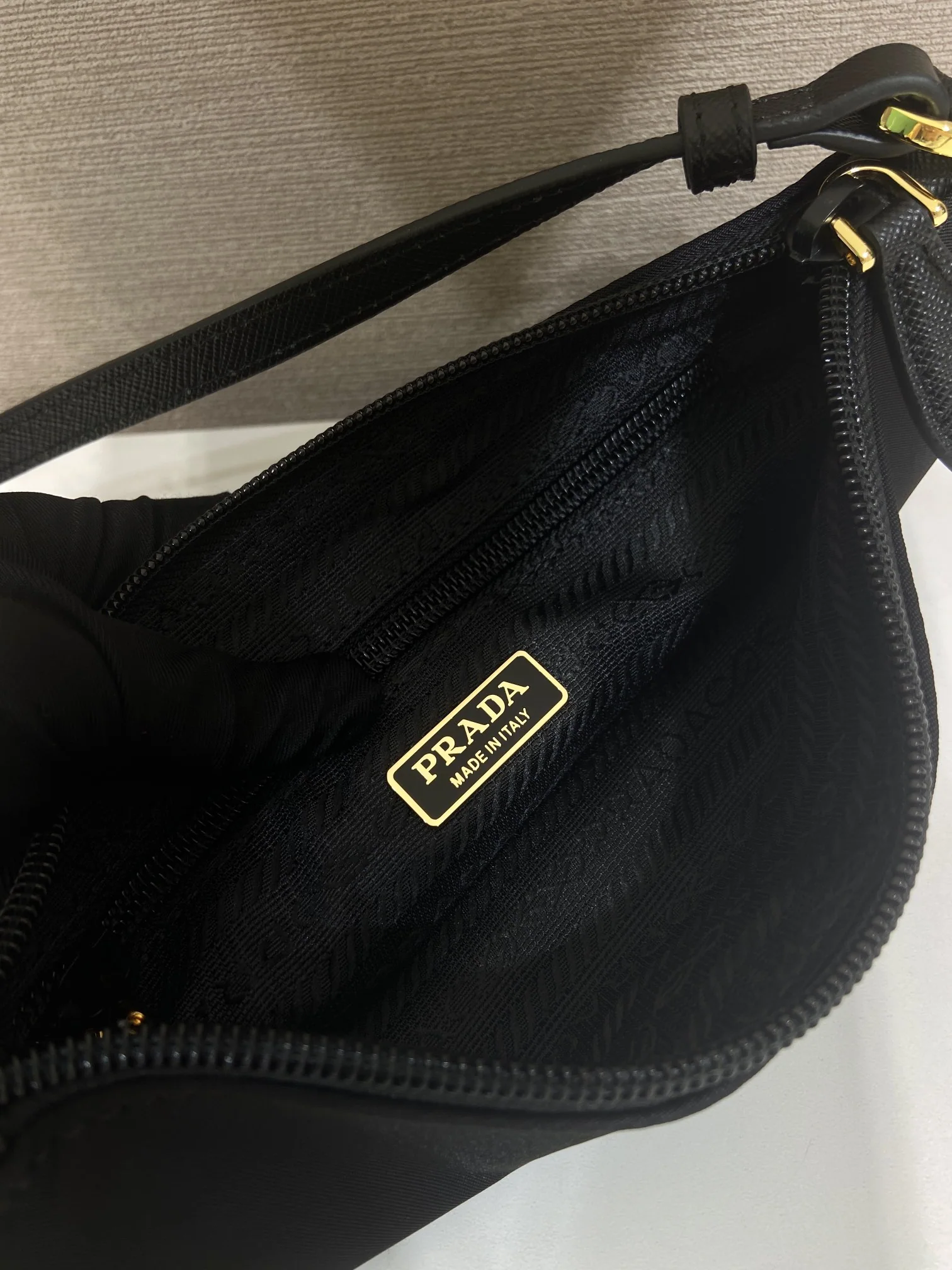 프라다 나일론 호보 가방 1NI545 상세 이미지 9