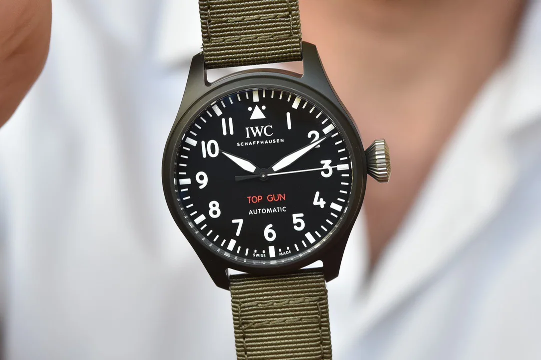 IWC 탑건 블랙 세라믹 시계 상세 이미지 6