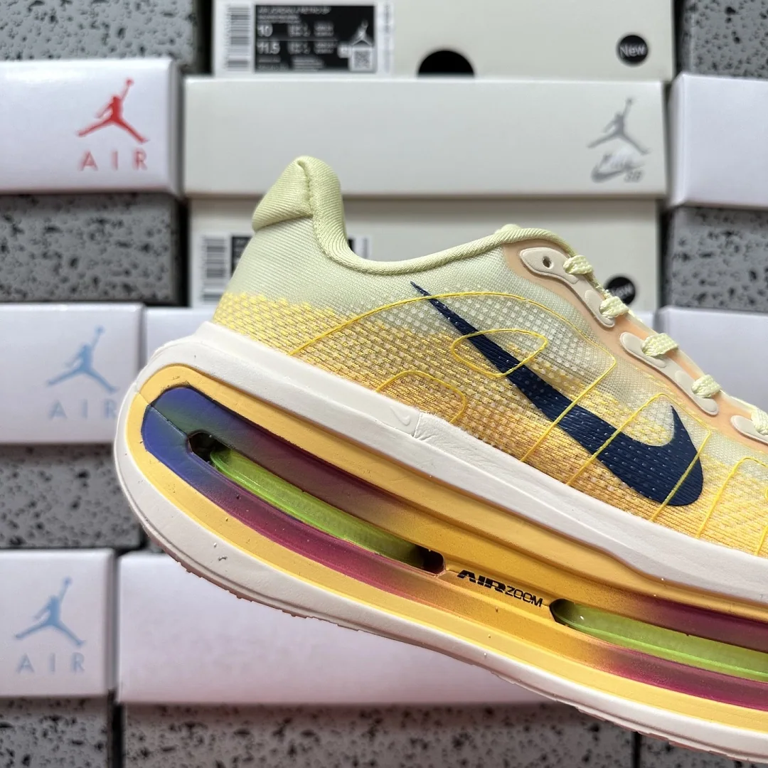 나이키 [5A] 보메로 프리미엄 옐로우 HQ2050-701 201637 Nike Vomero Premium Alabaster 상세 이미지 5