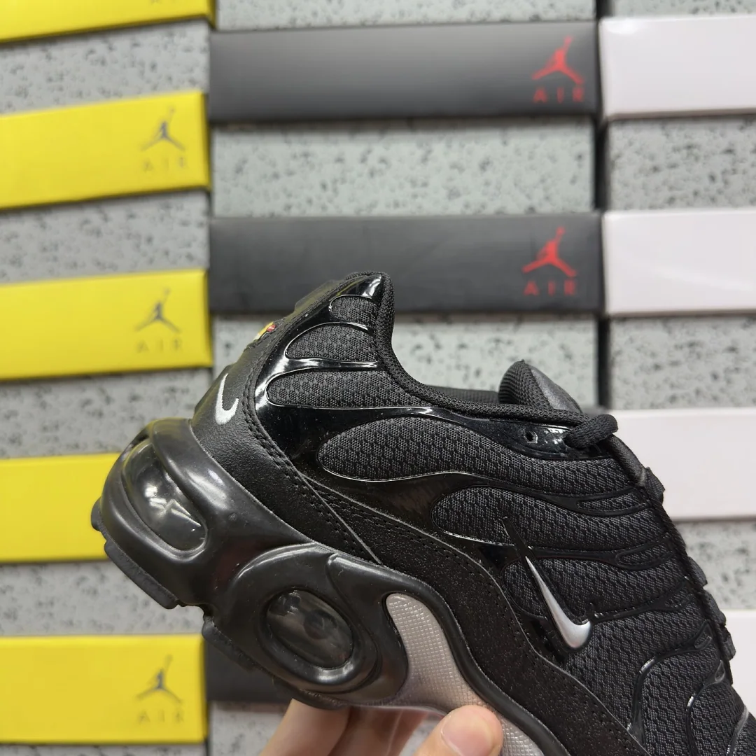 나이키 [BD] 에어 맥스 플러스 DX8971-001 201903 Nike Air Max Plus Mini Swoosh Black Silver 상세 이미지 2