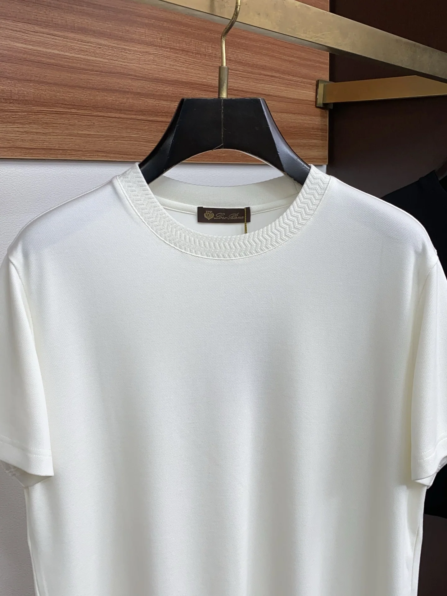 로로피아나 립 카라 남성 반팔 티셔츠 상세 이미지 2