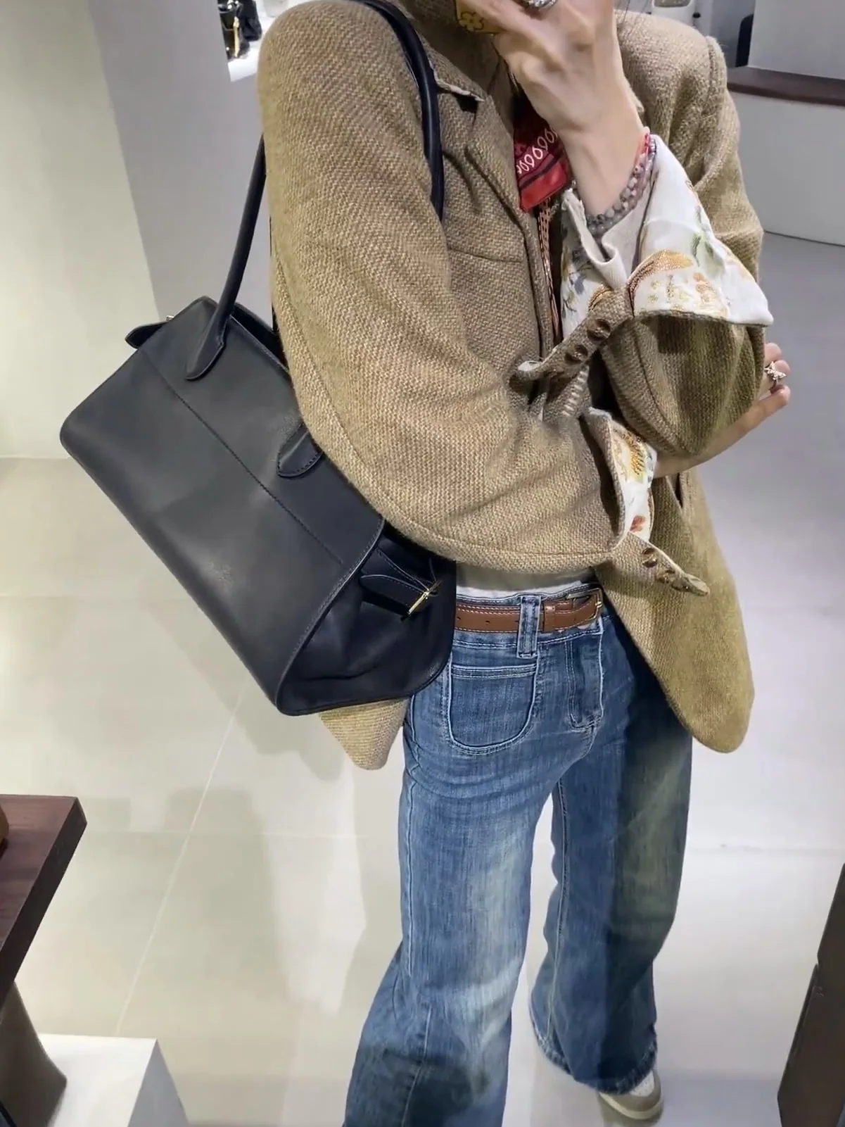 더로우 가방 상세 이미지 2