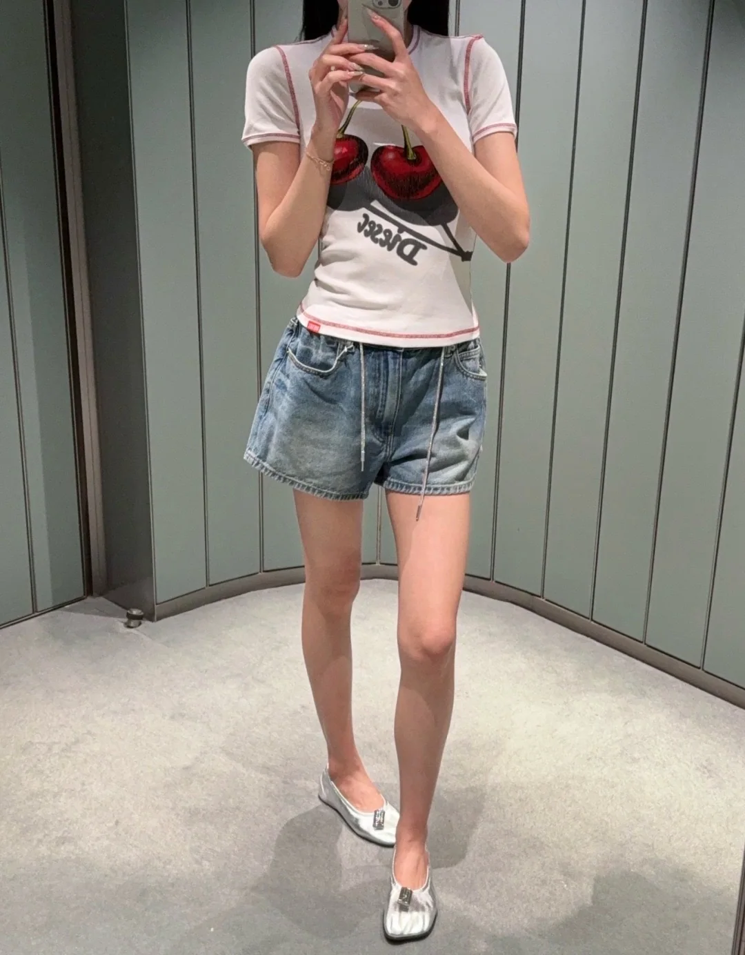 알렉산더왕 라인스톤 드로스트링 데님 여성 반바지 상세 이미지 4