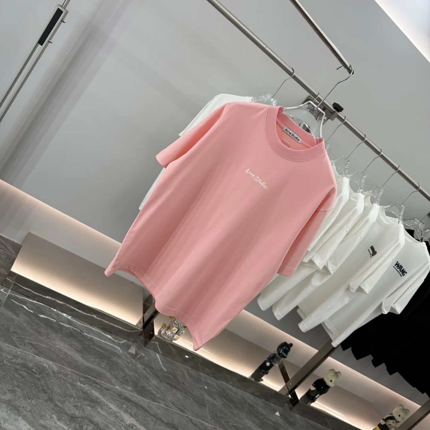 아크네스튜디오 클래식 스마일 패치 남성 반팔 티셔츠 상세 이미지 2