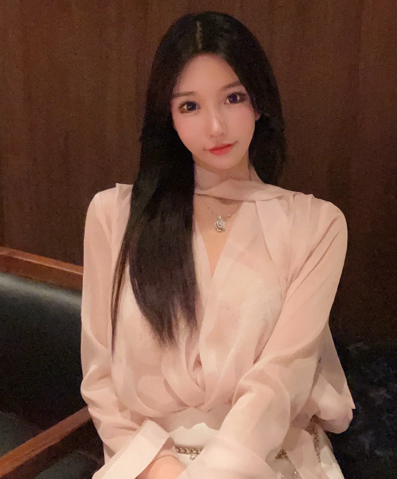 디올 장미 모티브 다이아몬드 스털링 실버 목걸이 상세 이미지 4