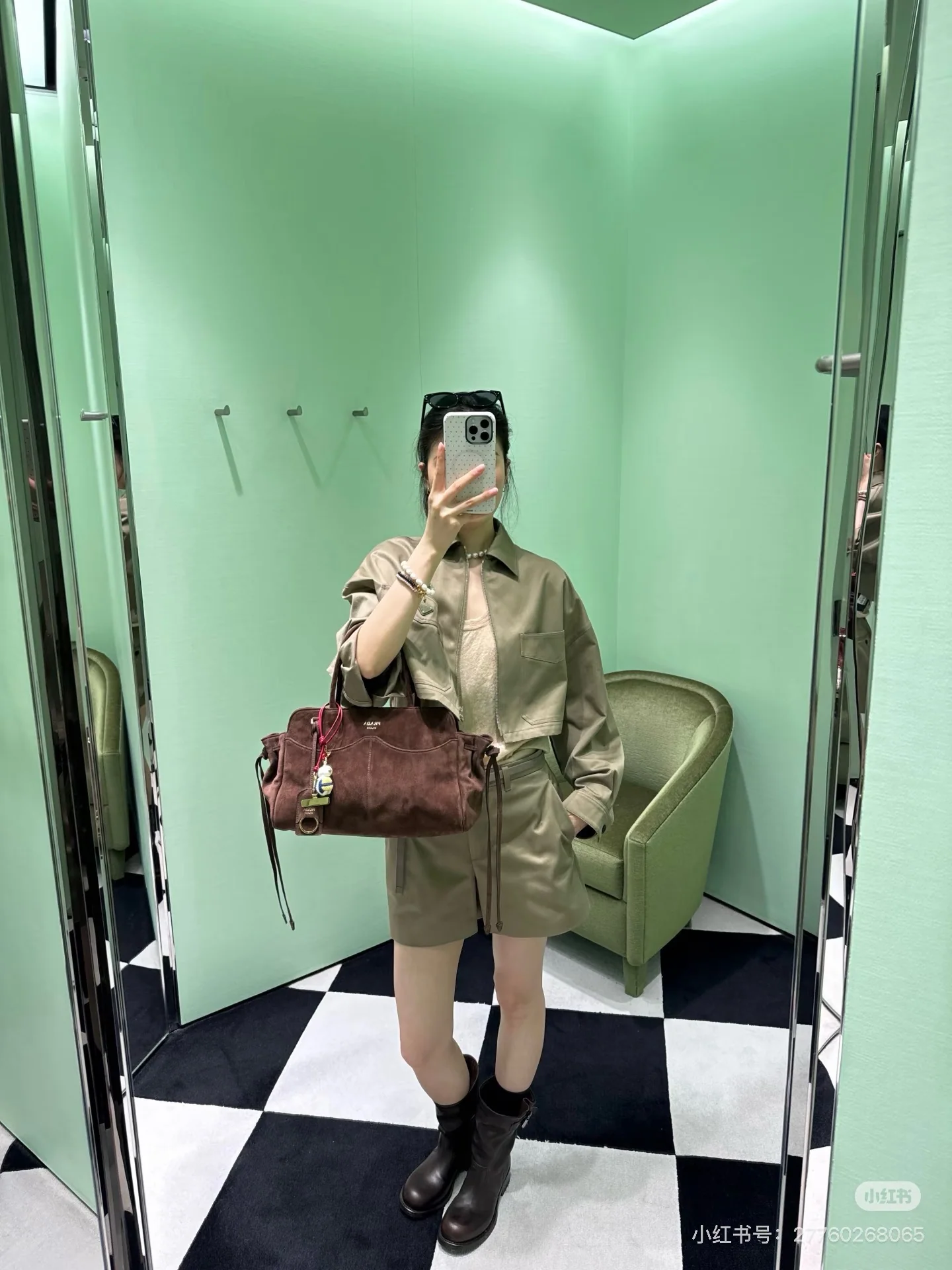 프라다 로고 장식 크롭 여성 자켓 상세 이미지 4