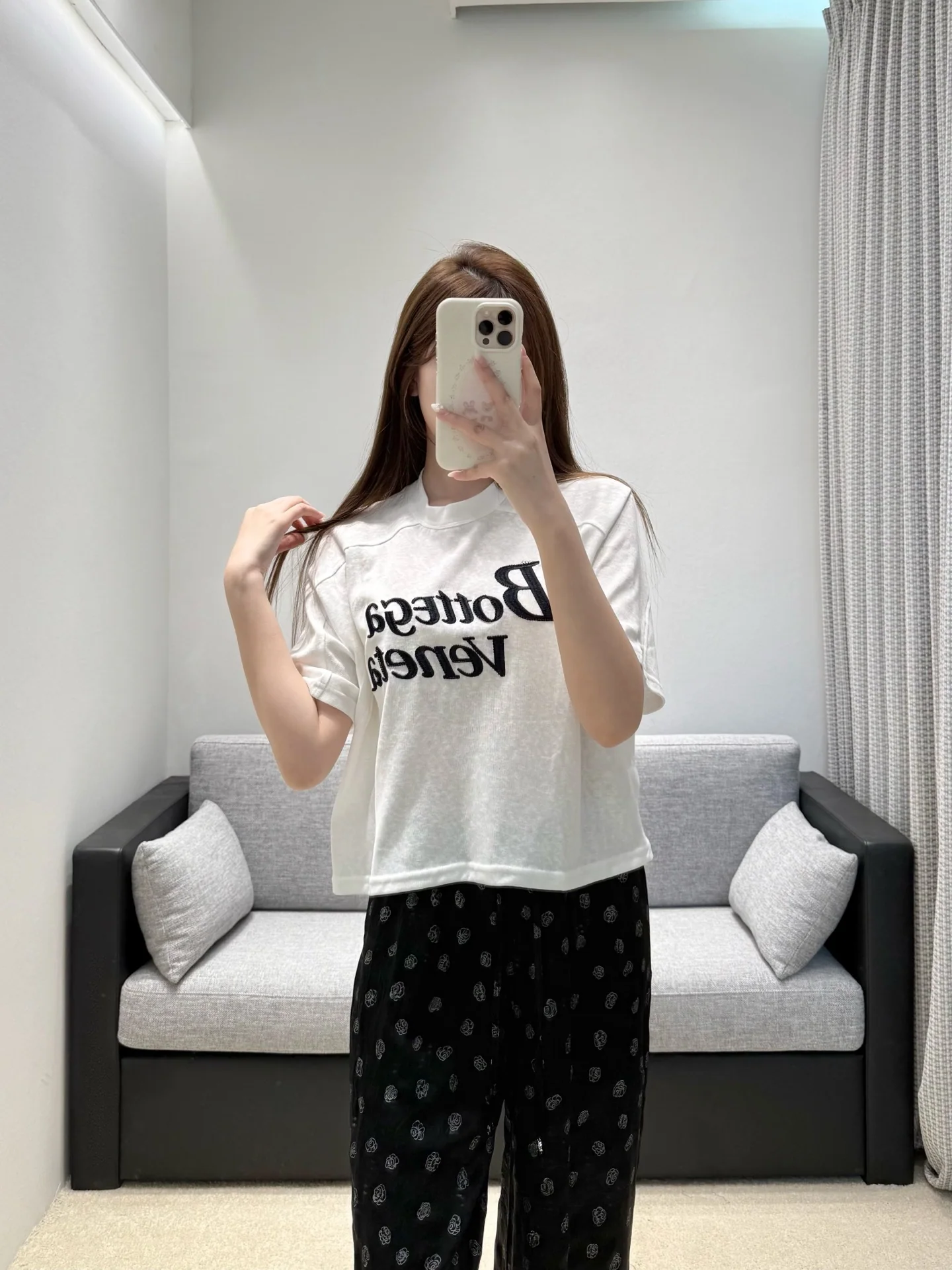 보테가베네타 플로키 로고 크롭드 반팔 티셔츠 상세 이미지 3