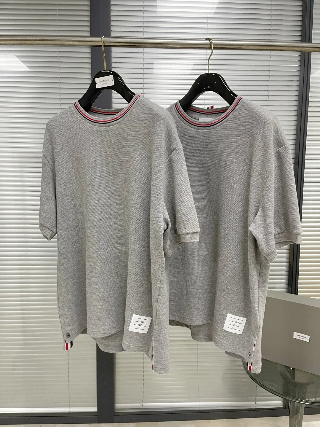 톰브라운 남성 반팔 상세 이미지 6