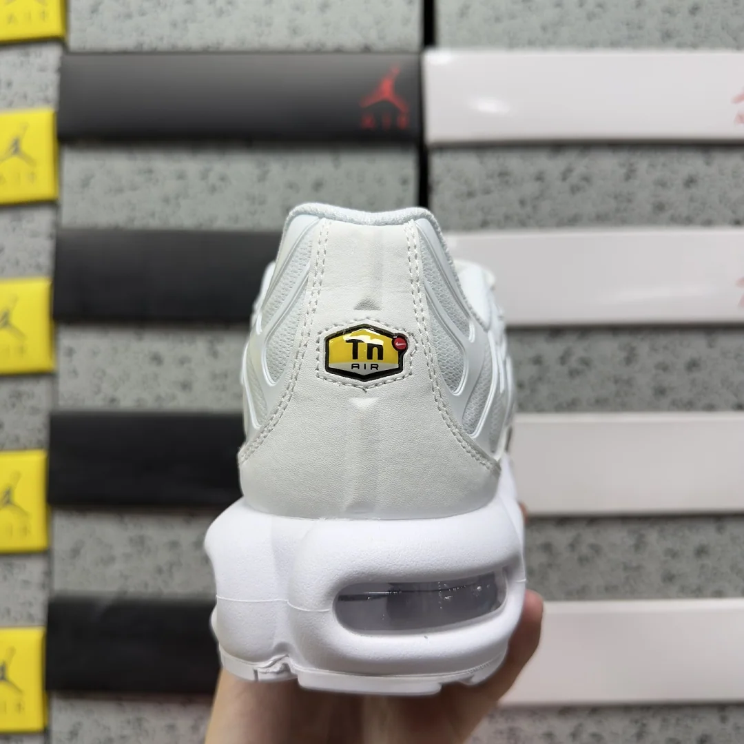 나이키 [TK] 에어 맥스 플러스 DA1472-100 201977 Nike Air Max Plus Supreme White 상세 이미지 8