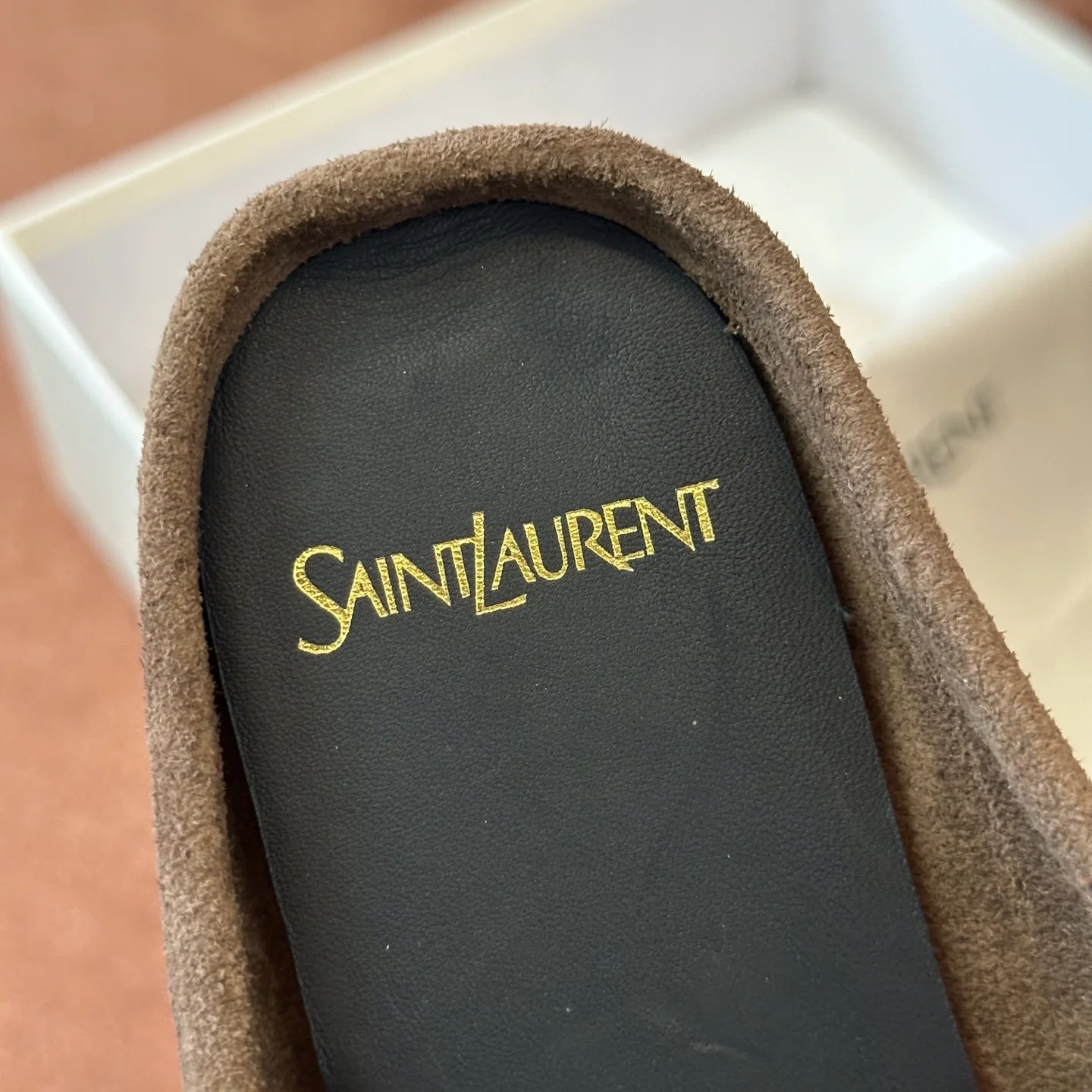 생로랑 YSL 장어 가죽 스웨이드 뮬 상세 이미지 5