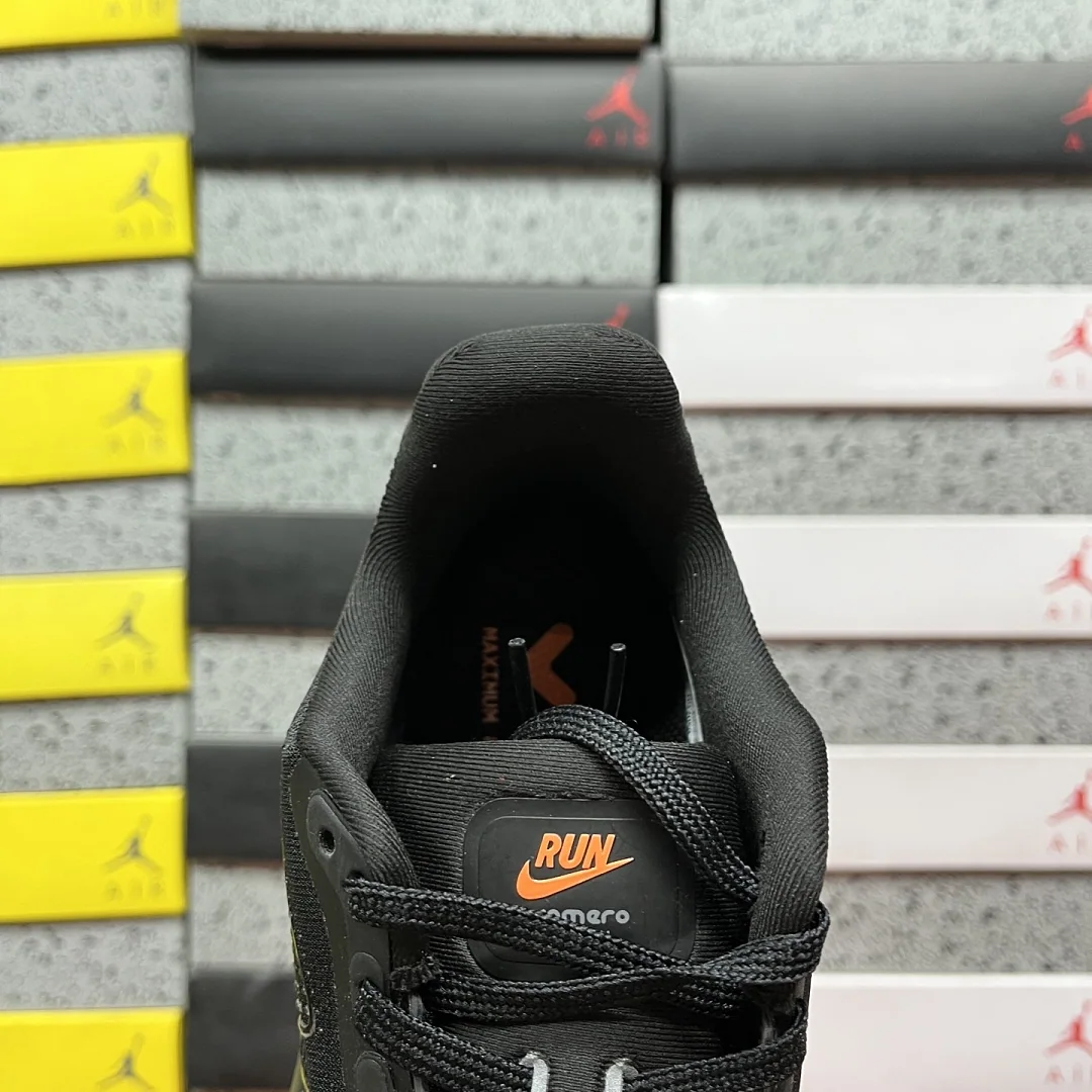 나이키 [CG] 보메로 프리미엄 HQ2050-305 201979 Nike Vomero Premium 상세 이미지 2