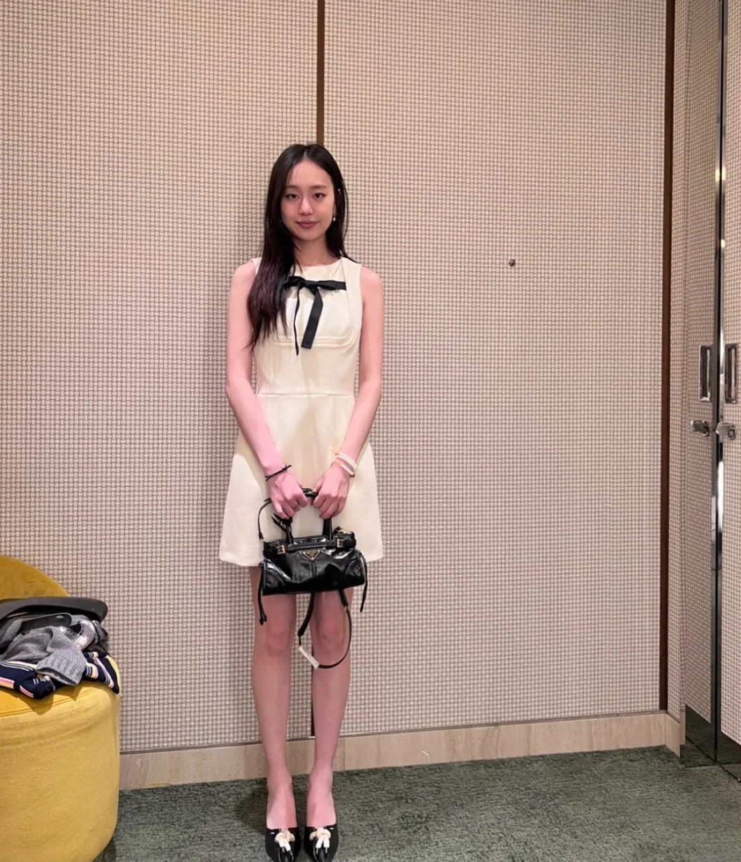 프라다 블랙 리본 민소매 원피스 2026 SS 상세 이미지 6