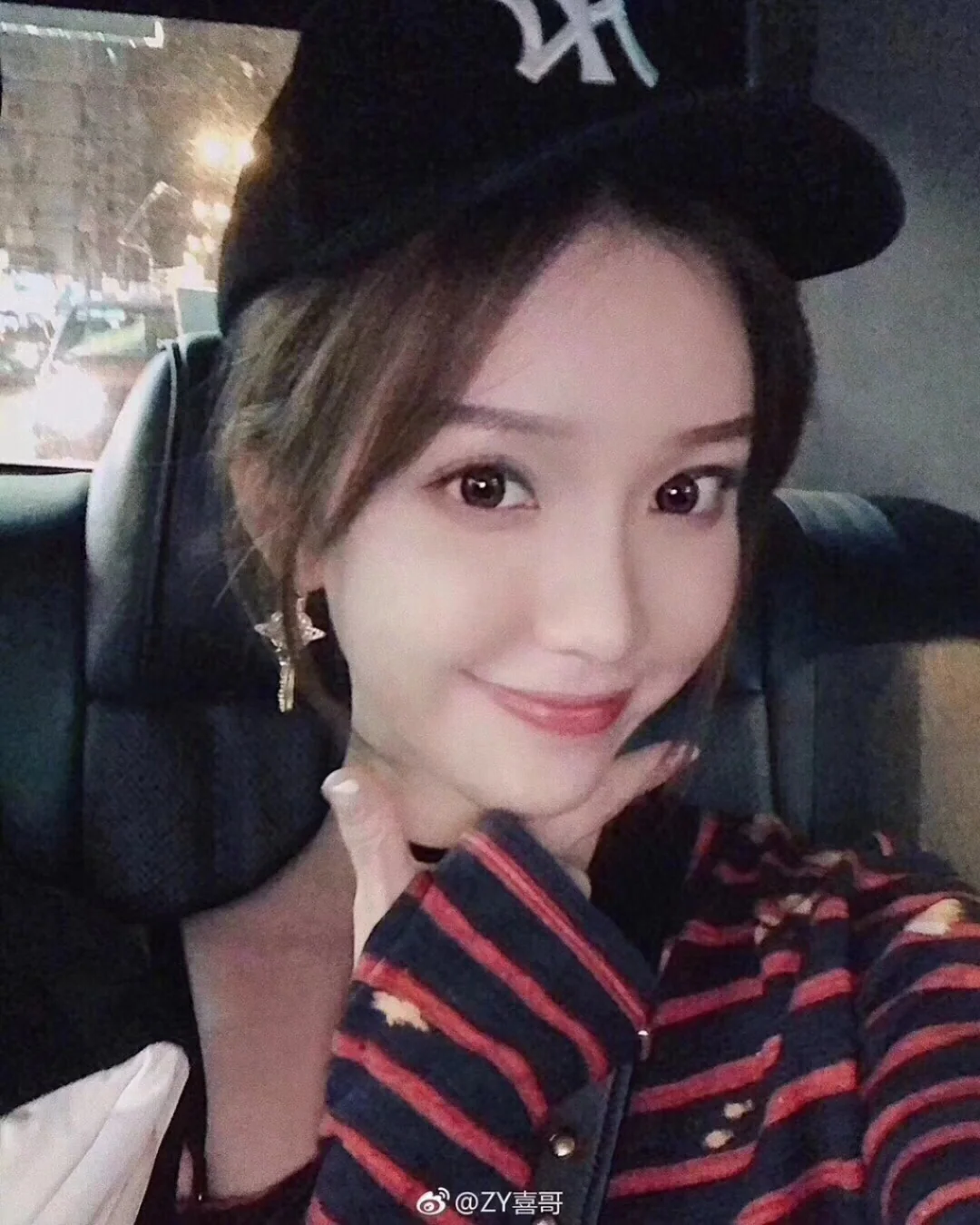 비비안웨스트우드 사면 큐빅 장식 귀걸이 상세 이미지 3