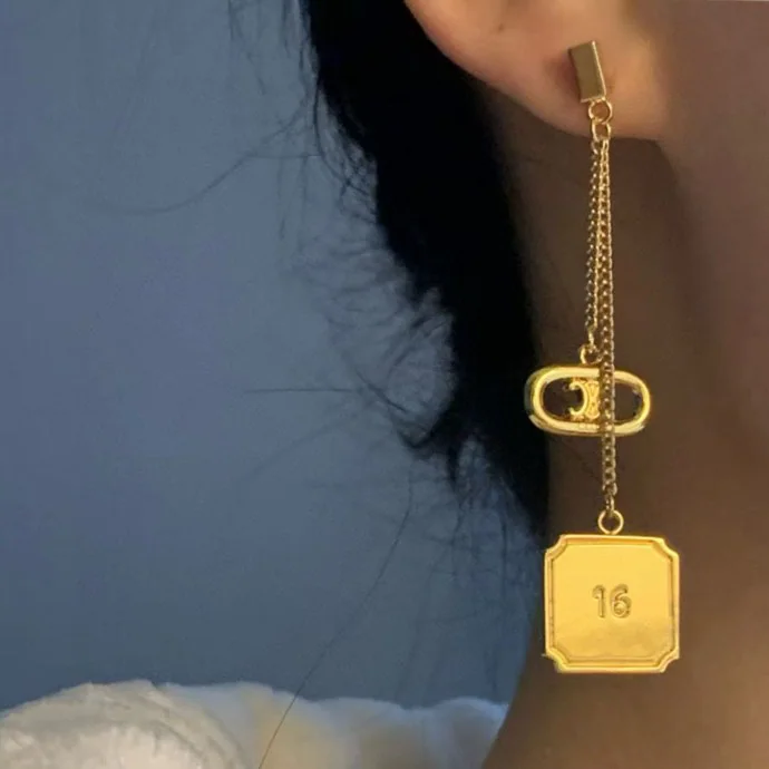 셀린느 개선문 펜던트 태슬 귀걸이 69254
