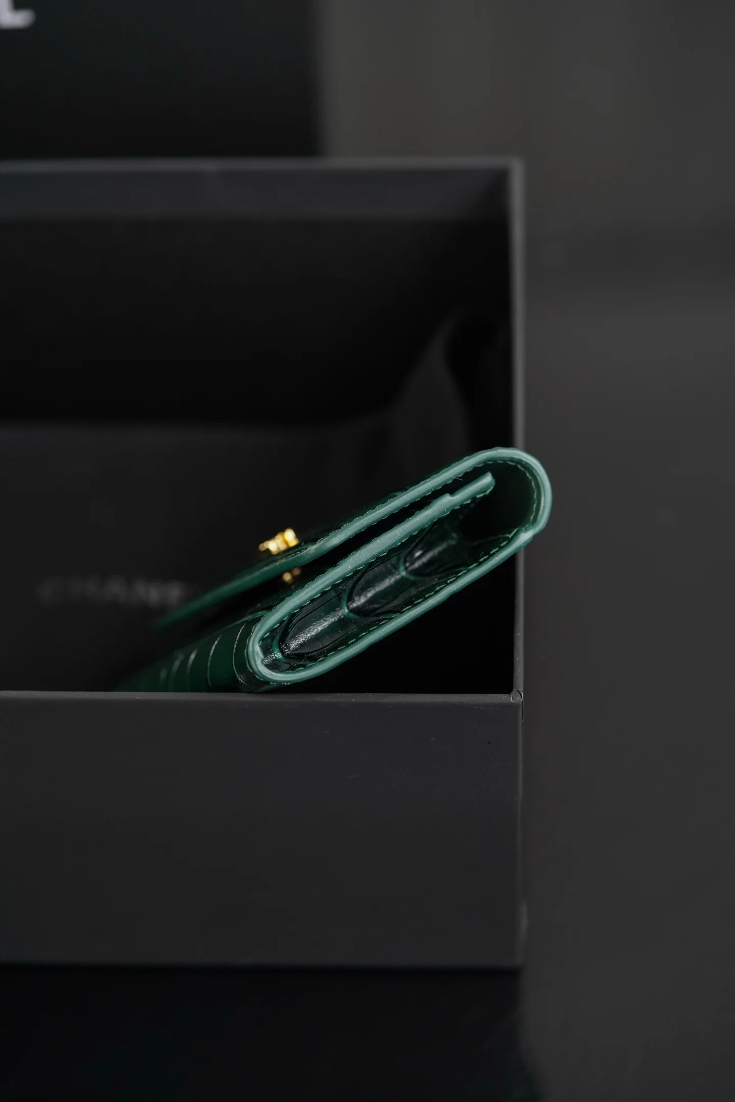 샤넬 그린 크로코다일 카드홀더 지갑 상세 이미지 9