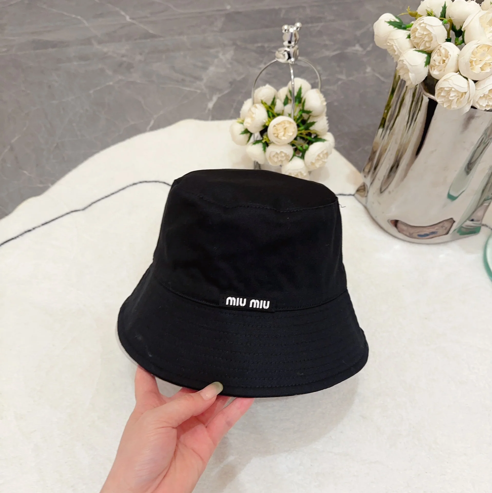 미우미우 모자 81093 Miu Miu Cap 상세 이미지 8