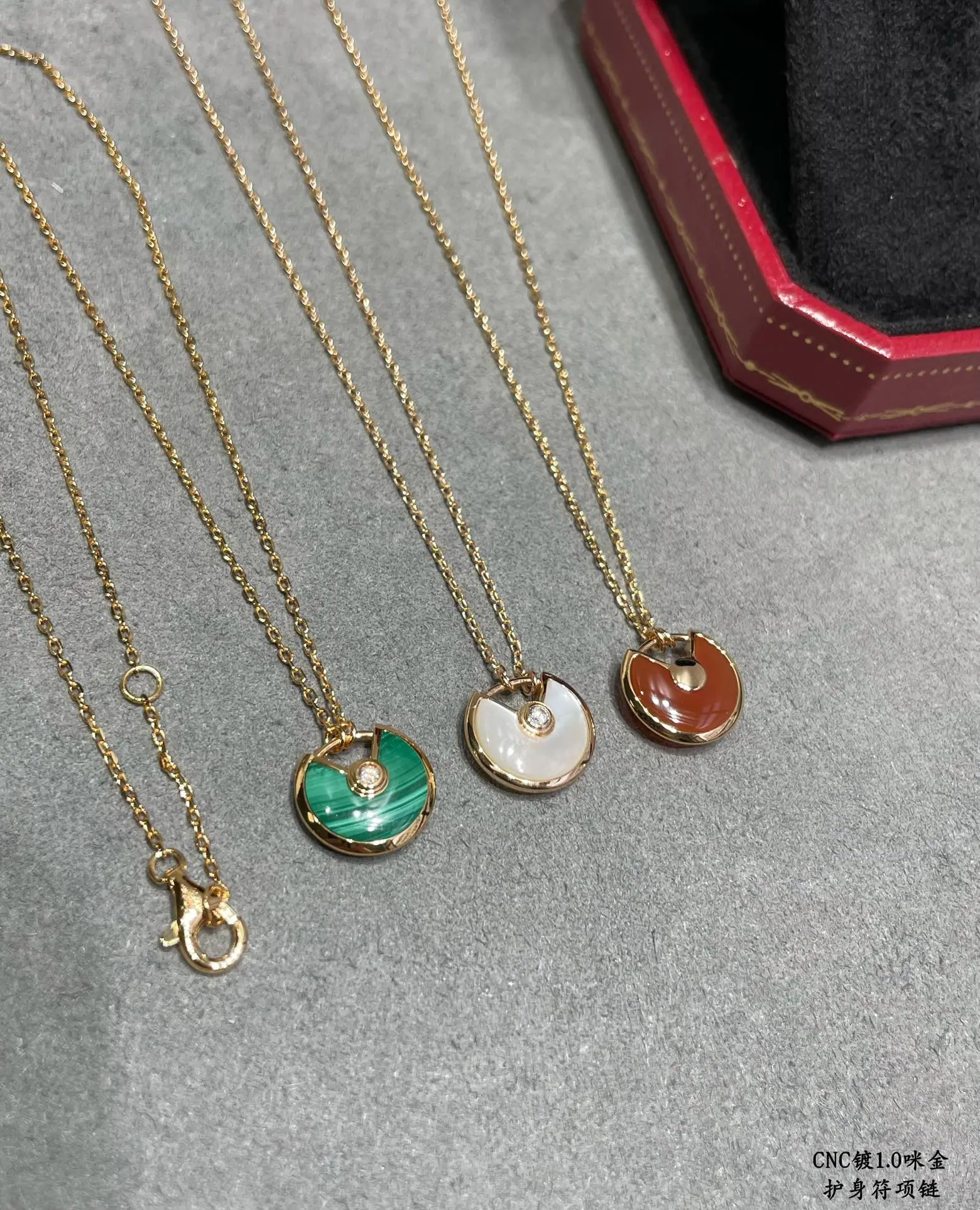 까르띠에 CNC 아뮬렛 골드 도금 목걸이 상세 이미지 4