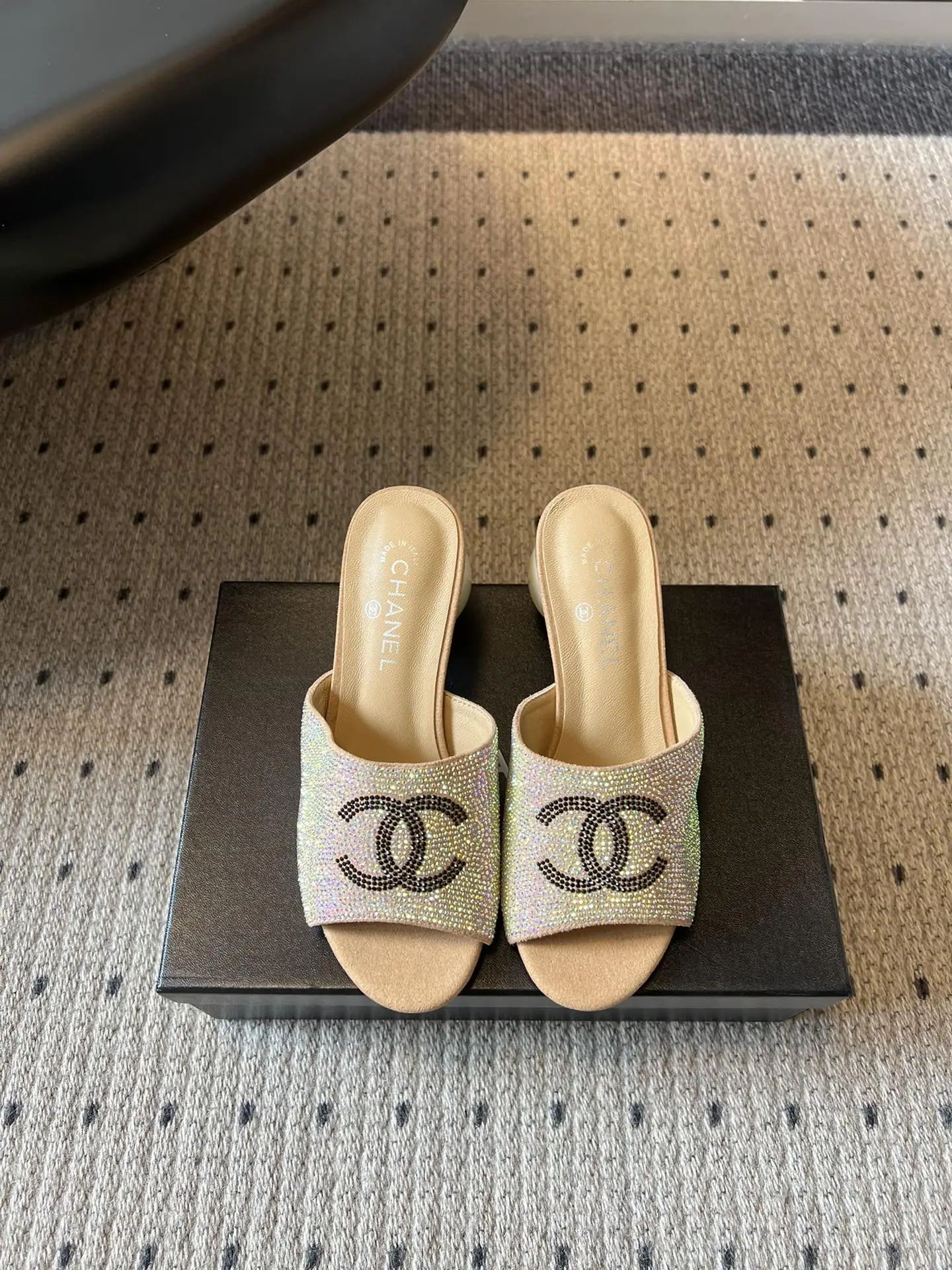 샤넬 더블 C 진주 장식 큐빅 샌들 상세 이미지 1