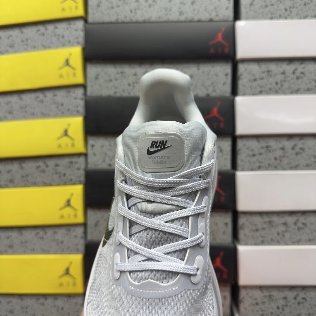 나이키 [5A] 보메로 프리미엄 HQ2050-104 201800 Nike Vomero Premium Grey Fog Dark Obsidian 상세 이미지 9
