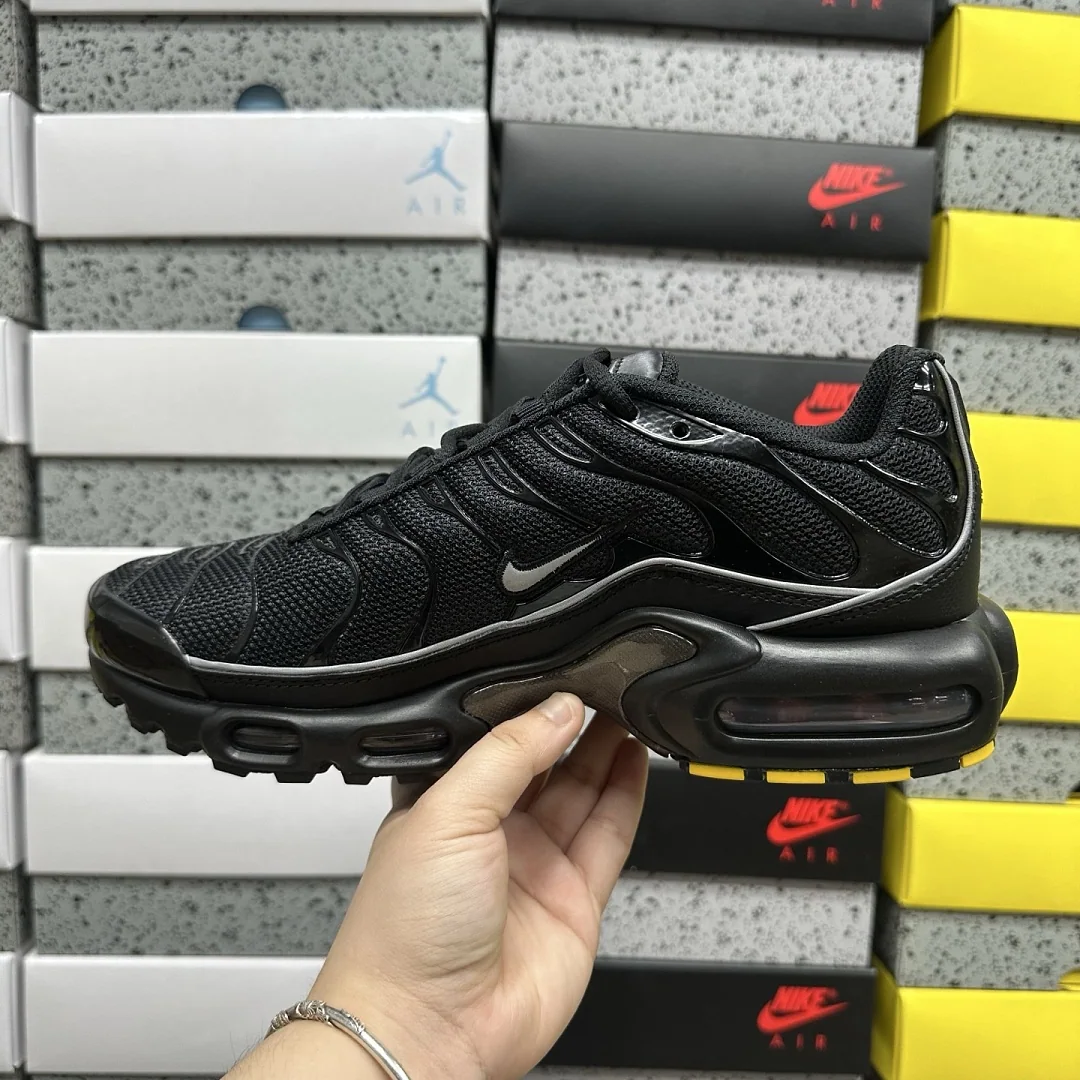 나이키 [DF] 에어 맥스 플러스 OG HV8066-002 201691 Nike Air Max Plus OG Black Reflective 상세 이미지 3