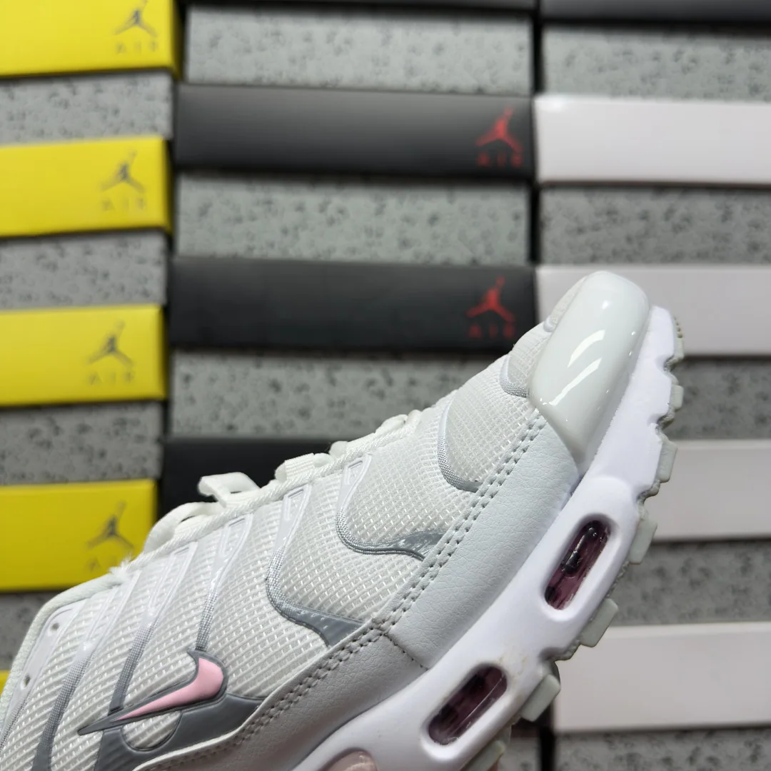 나이키 [BD] 에어 맥스 플러스 HF0107-100 201848 Nike Air Max Plus Summit White Pink Rise 상세 이미지 3