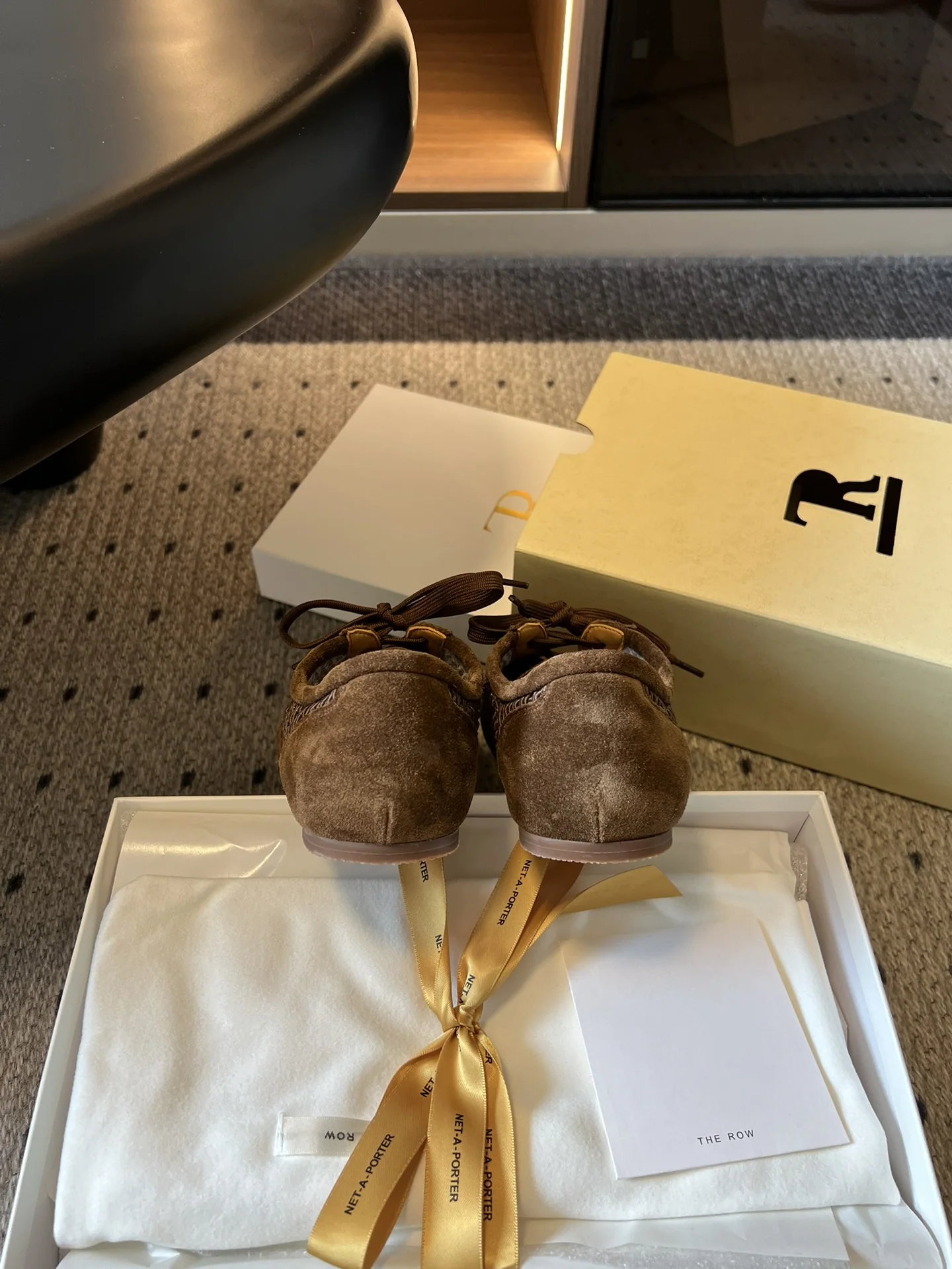 더로우 플라워 펀칭 스웨이드 트레이닝 슈즈 상세 이미지 9