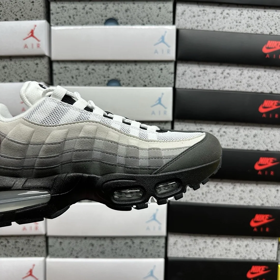 나이키 [KZ2.0] 에어 맥스 95 OG HM4740-007 201561 Nike Air Max 95 OG Big Bubble Granite 상세 이미지 2