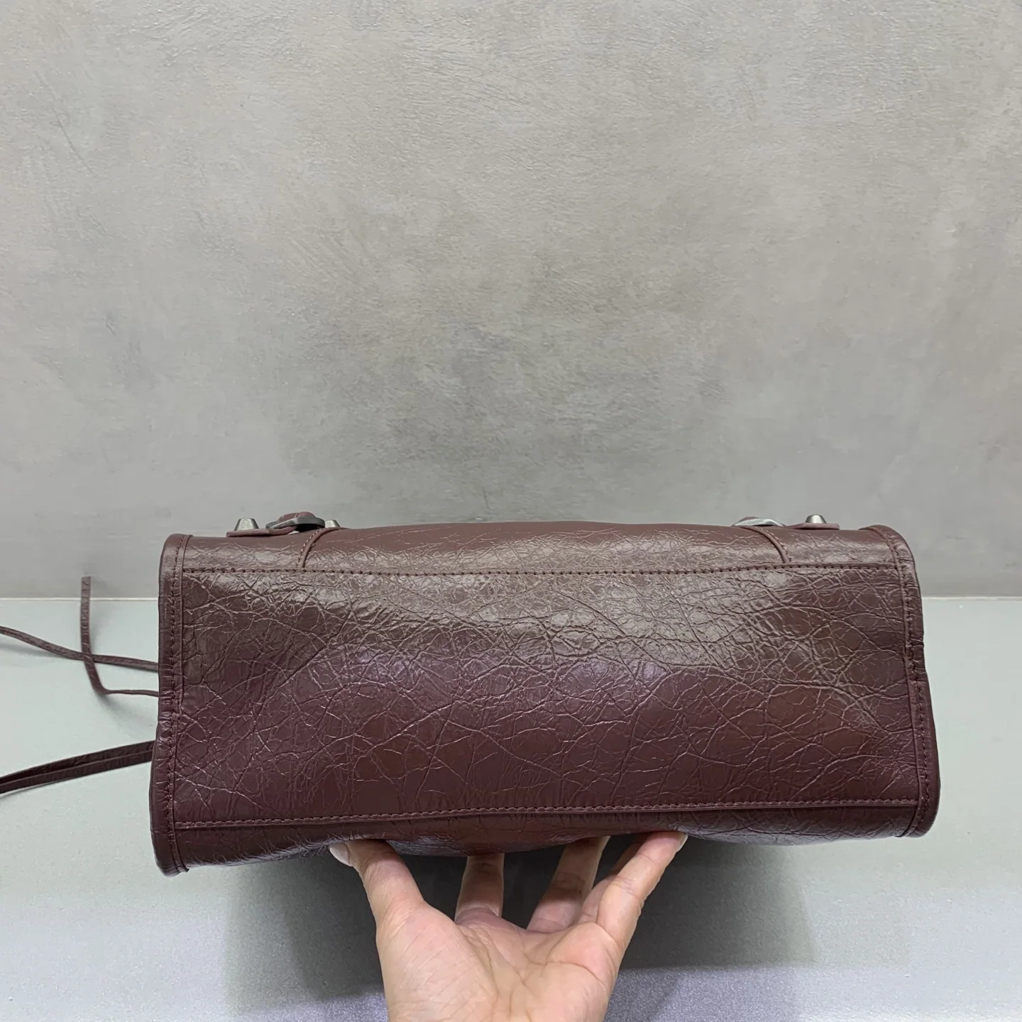 발렌시아가 르 시티 미디엄 크로스백 상세 이미지 4