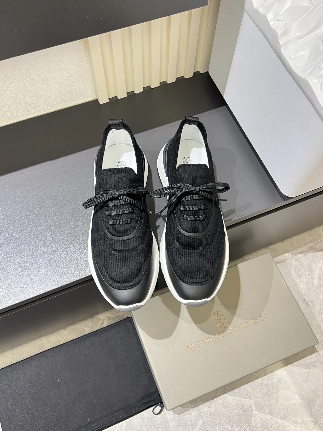 브루넬로쿠치넬리 소가죽 스웨이드 메시 스니커즈 149284