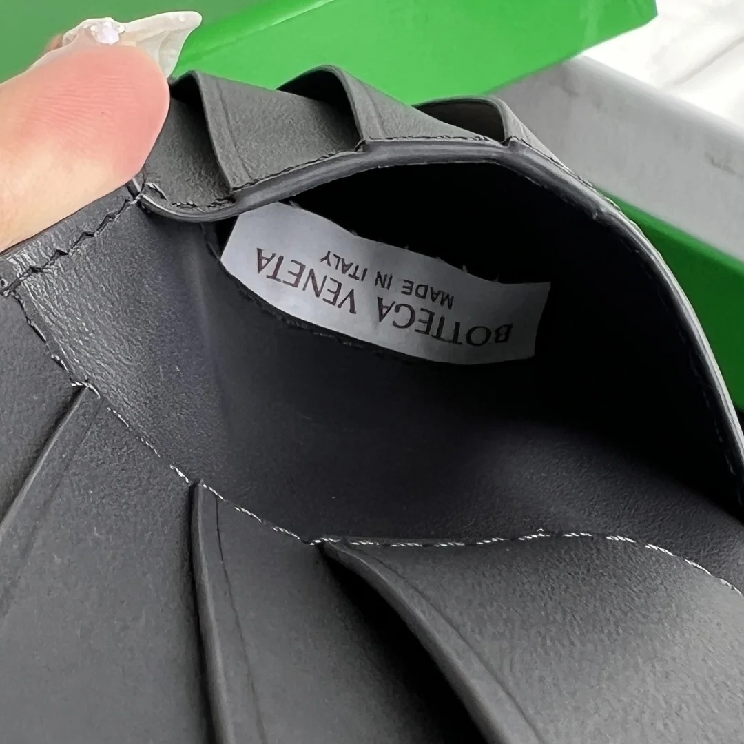 보테가베네타 대형 우븐 2 단 접이식 소가죽 지갑 5115 상세 이미지 9