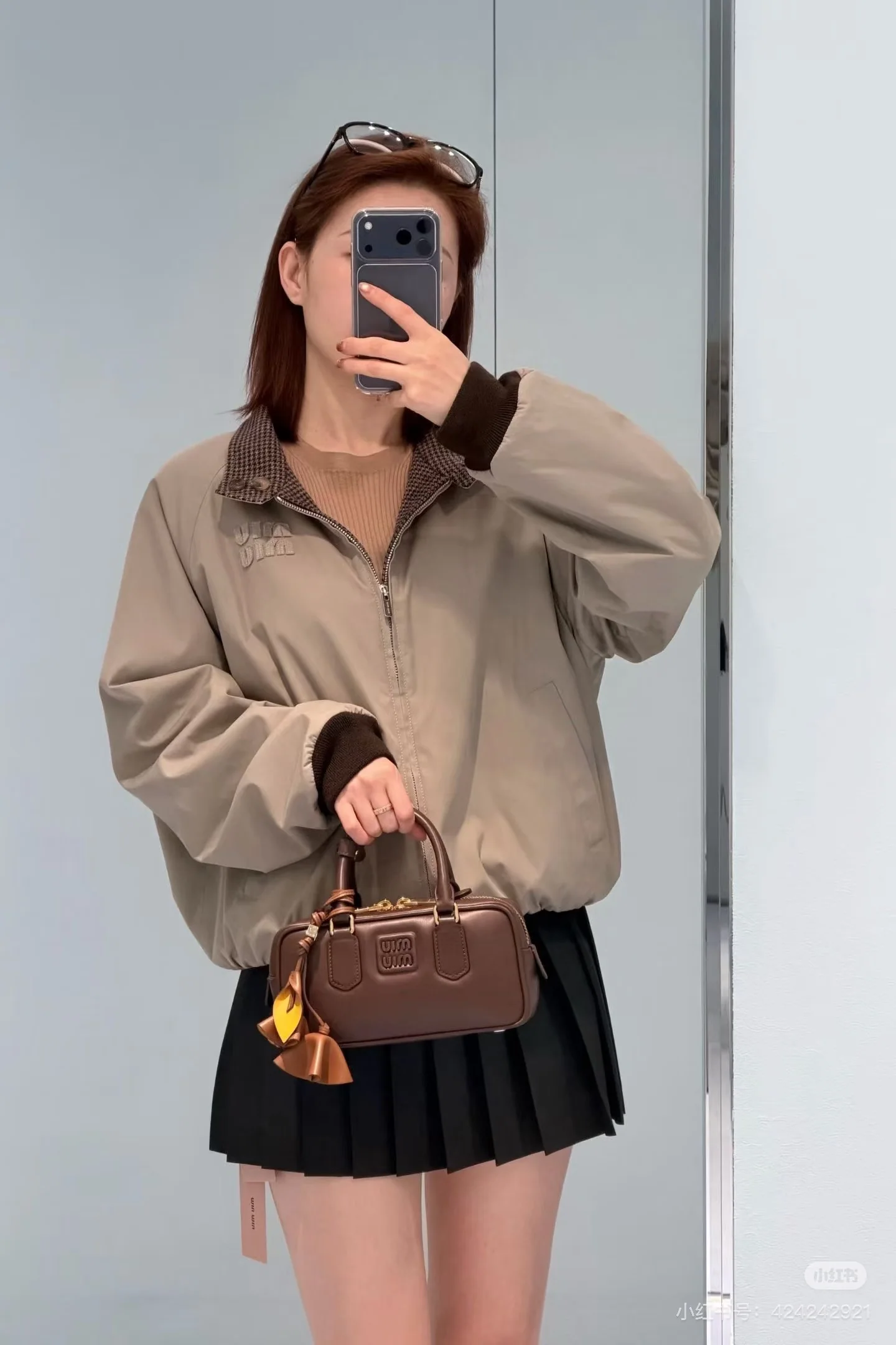 미우미우 드롭 숄더 체크 울 자켓 26 FW 상세 이미지 9