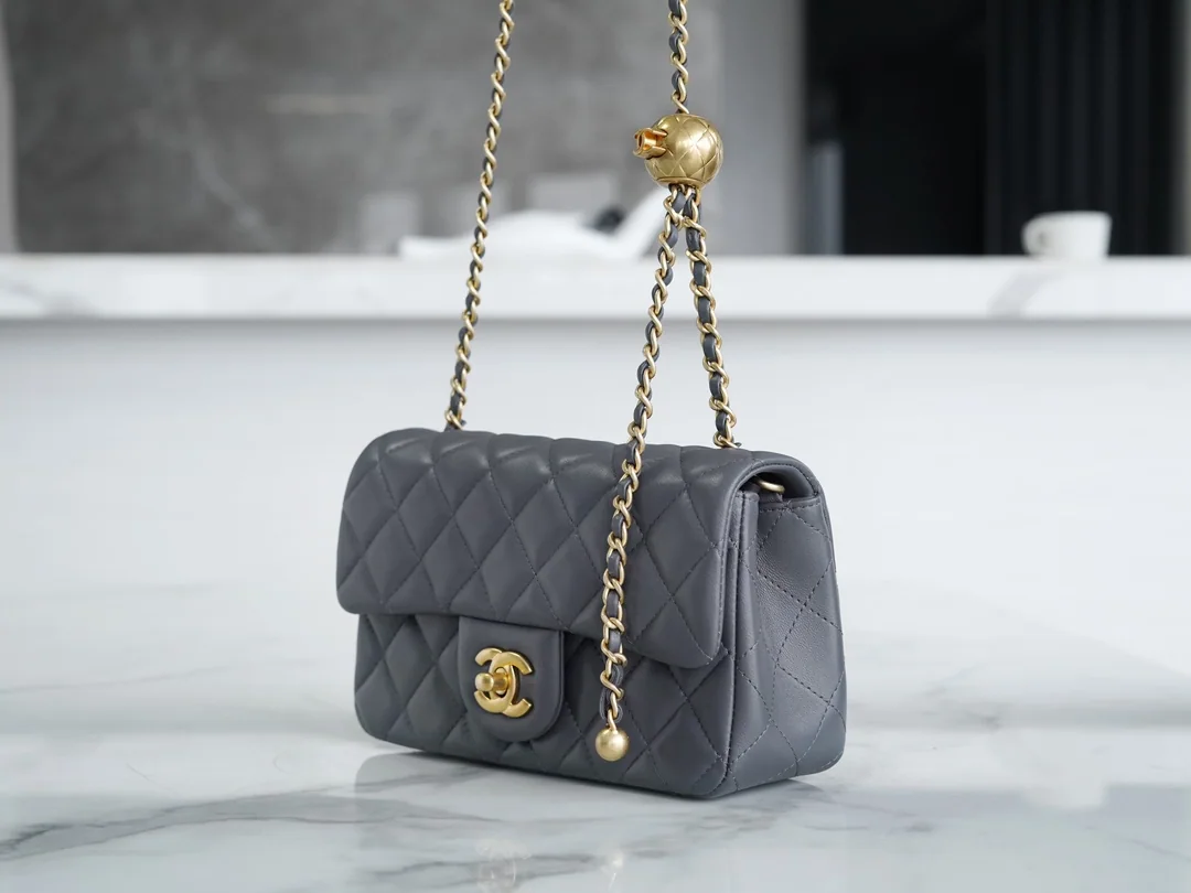샤넬 클래식 램스킨 플랩백 가방 상세 이미지 3