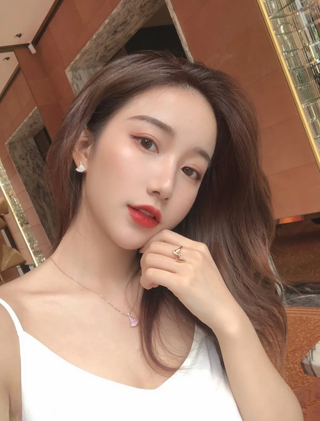 불가리 큐빅 장식 귀걸이 상세 이미지 3