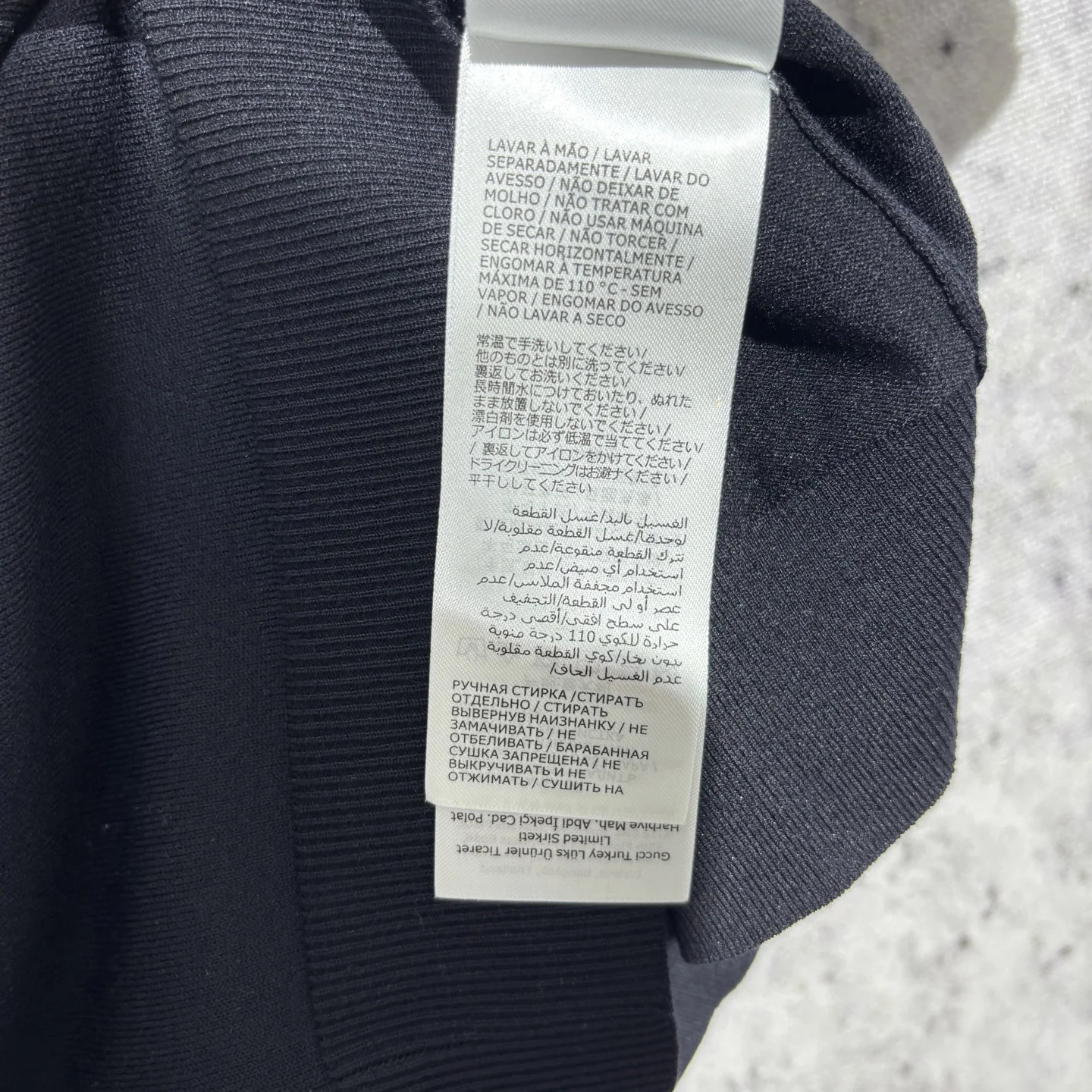 구찌 SS 24 로고 자수 크루넥 반팔 티셔츠 상세 이미지 12